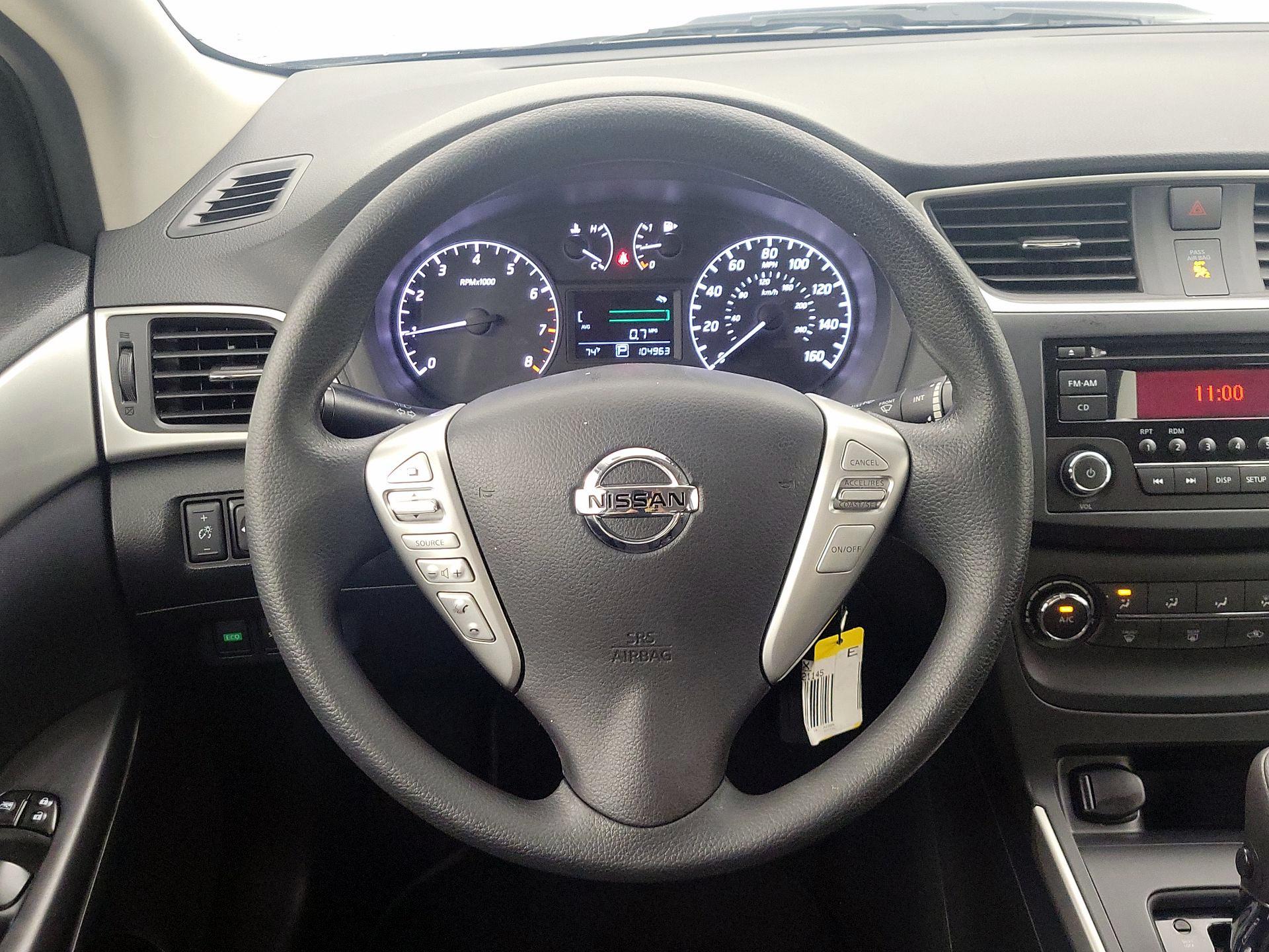 Thumbnail: 2016 Nissan Sentra - 10