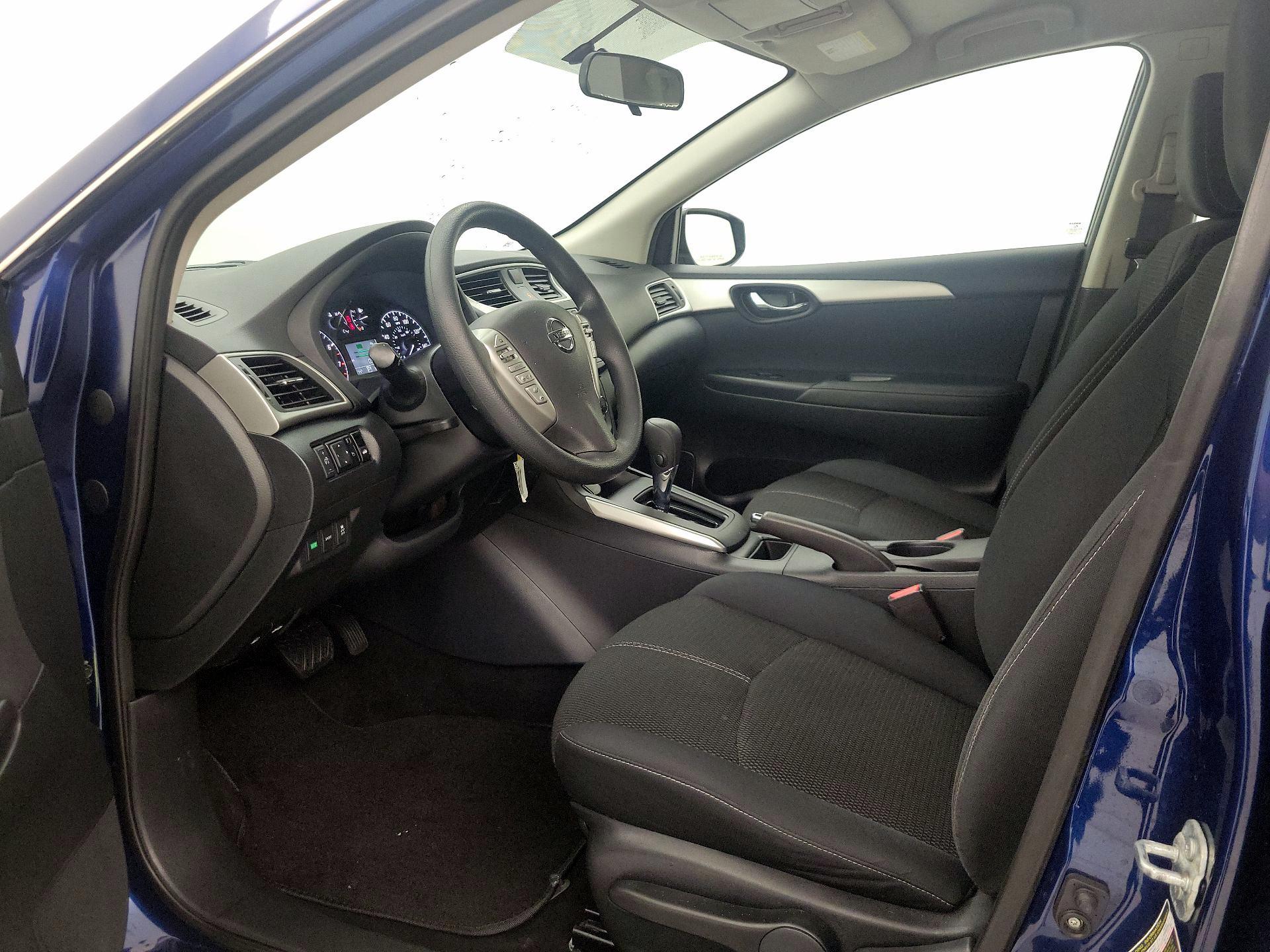 Thumbnail: 2016 Nissan Sentra - 11