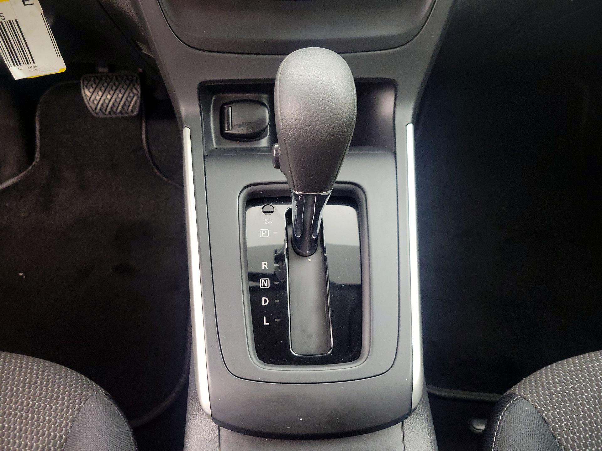 Thumbnail: 2016 Nissan Sentra - 16
