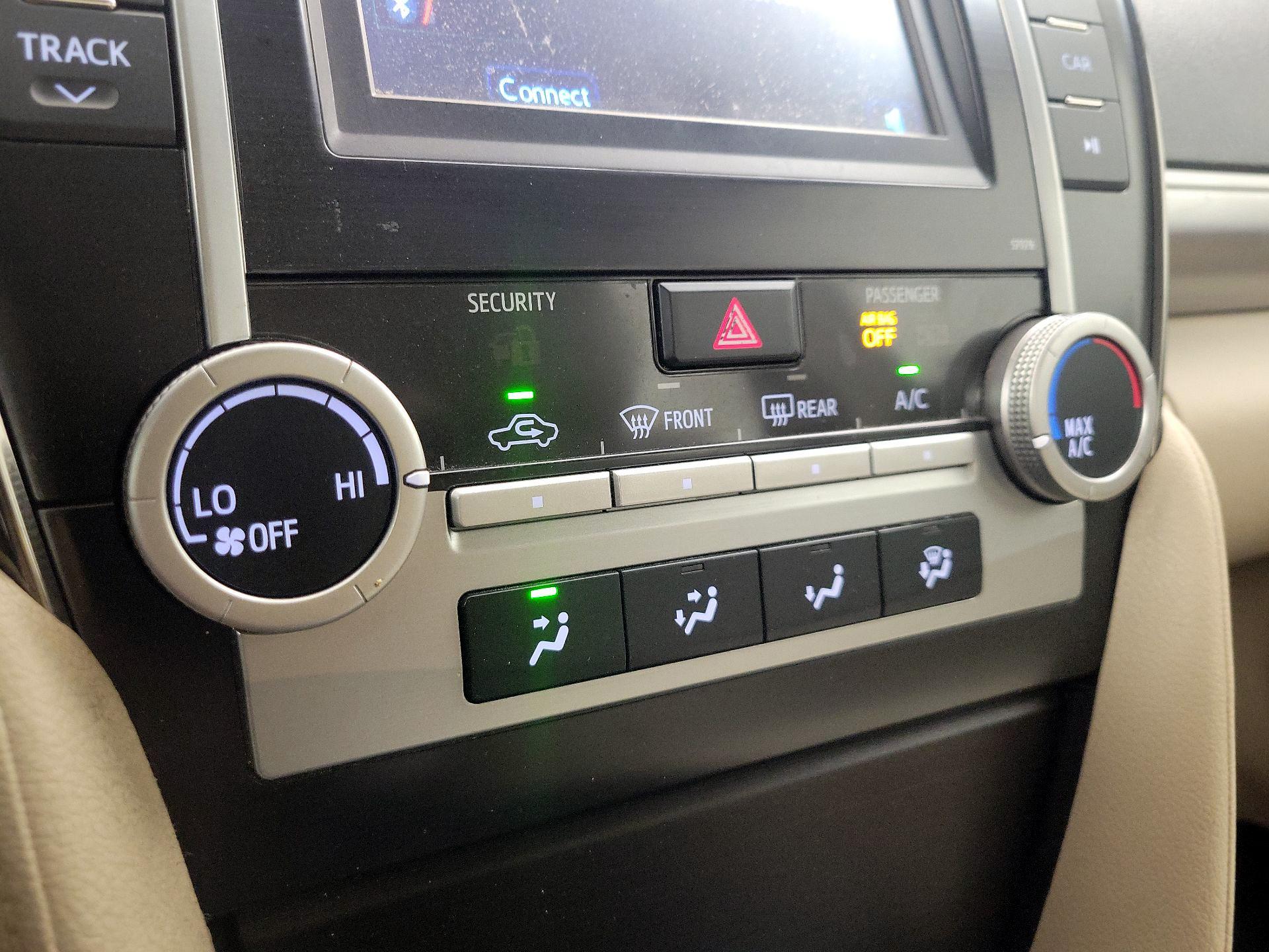 Thumbnail: 2013 Toyota Camry - 15
