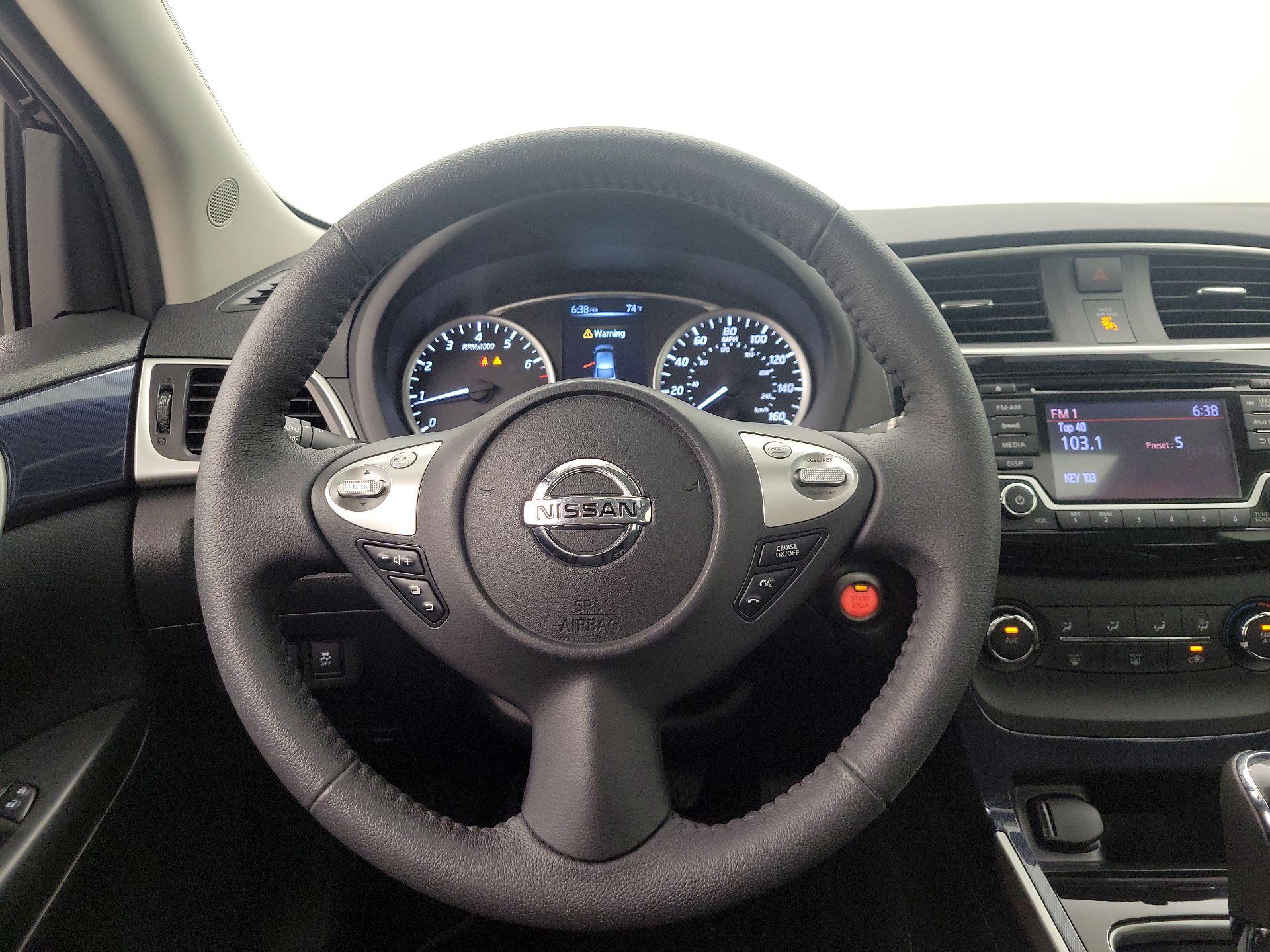 Thumbnail: 2017 Nissan Sentra - 10