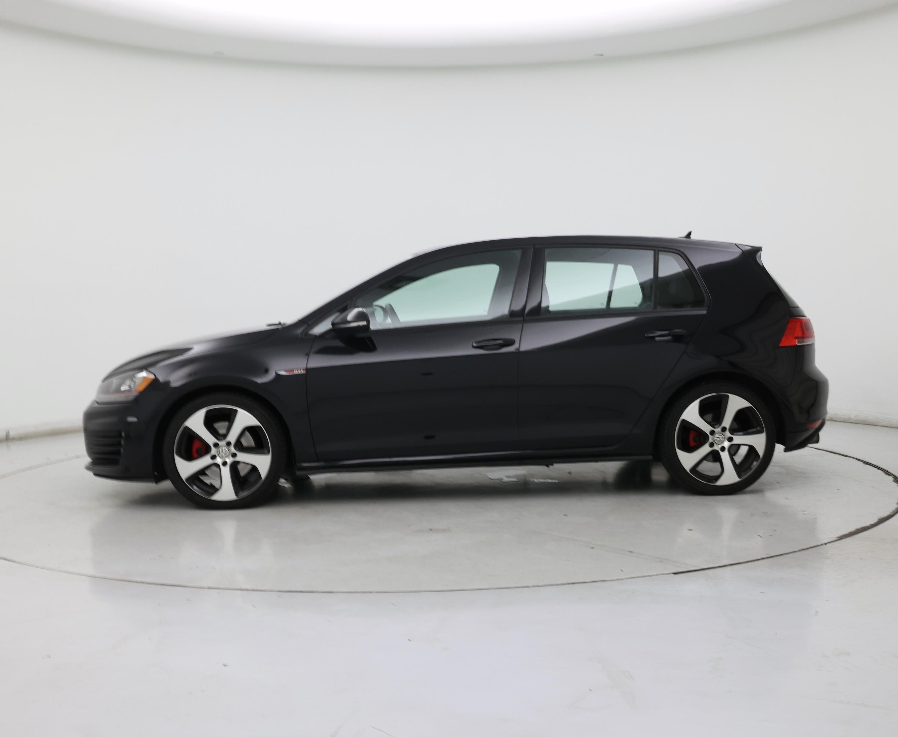 Thumbnail: 2015 Volkswagen Golf - 3