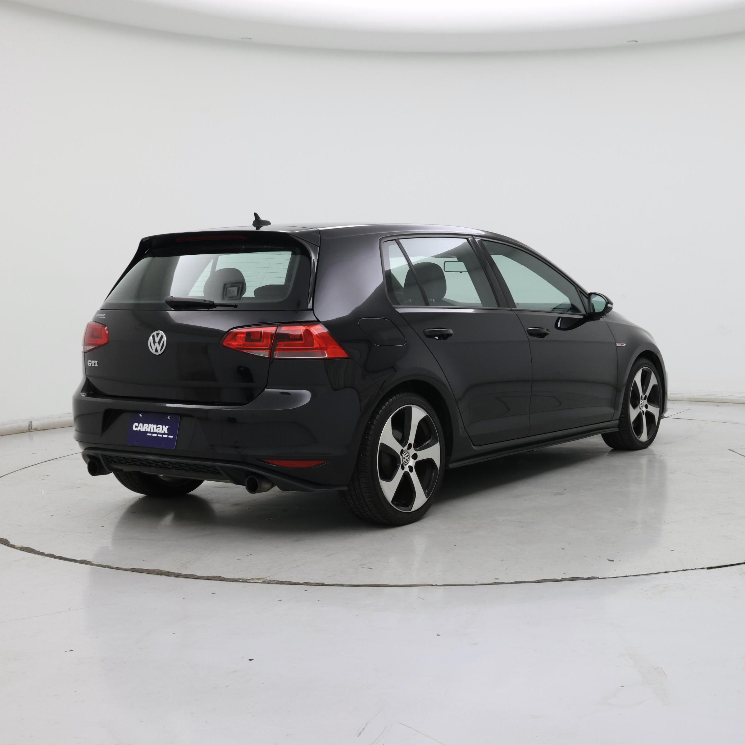 Thumbnail: 2015 Volkswagen Golf - 8