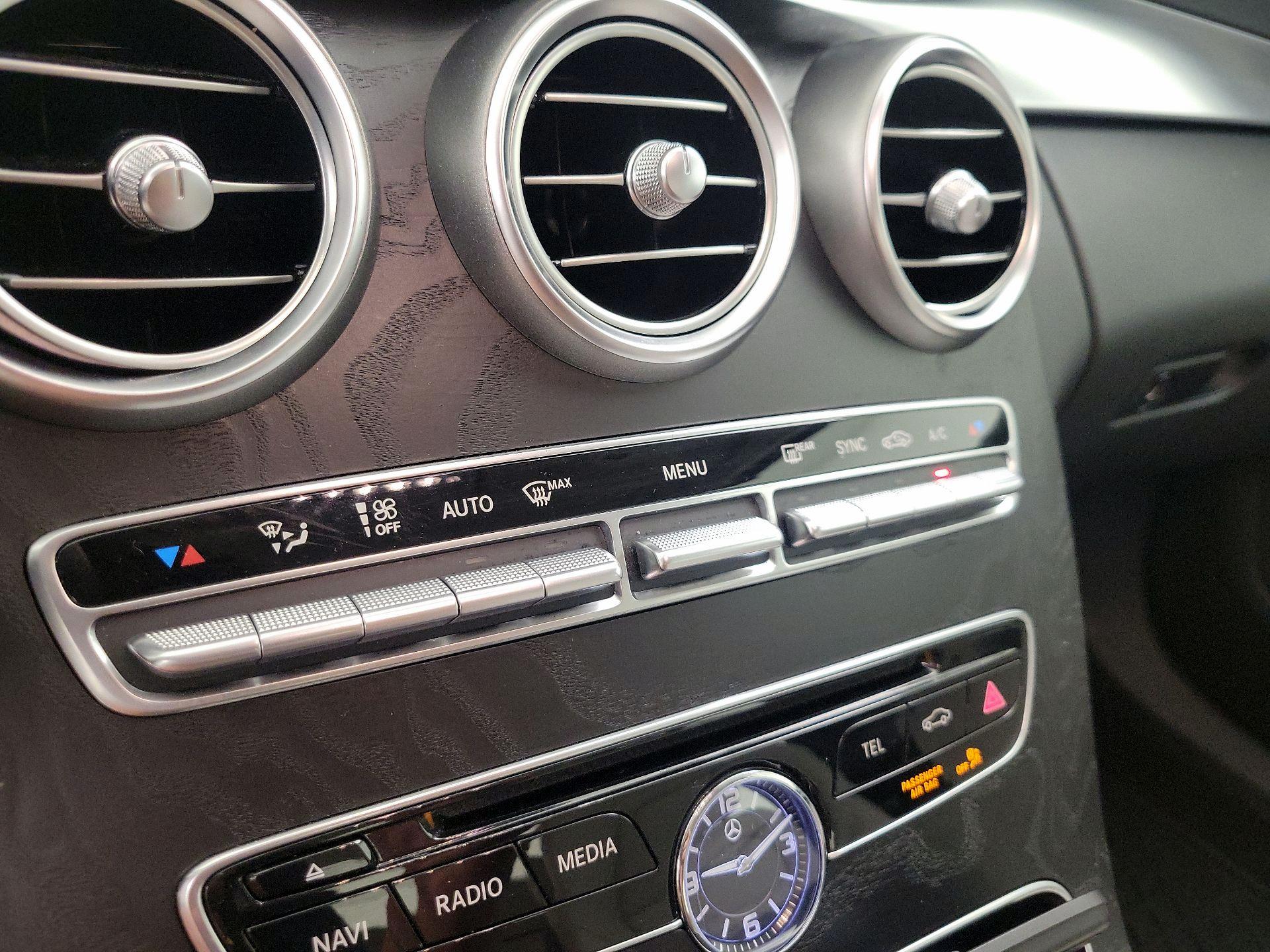 Thumbnail: 2015 Mercedes-Benz C-Class - 17
