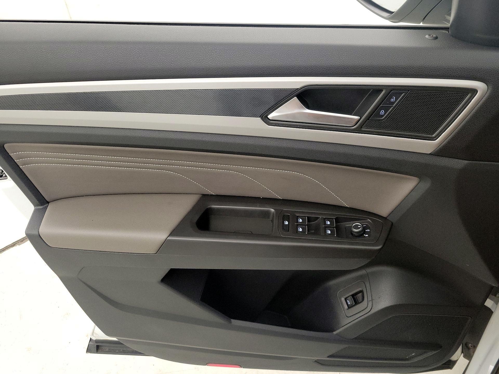 Thumbnail: 2022 Volkswagen Atlas - 12