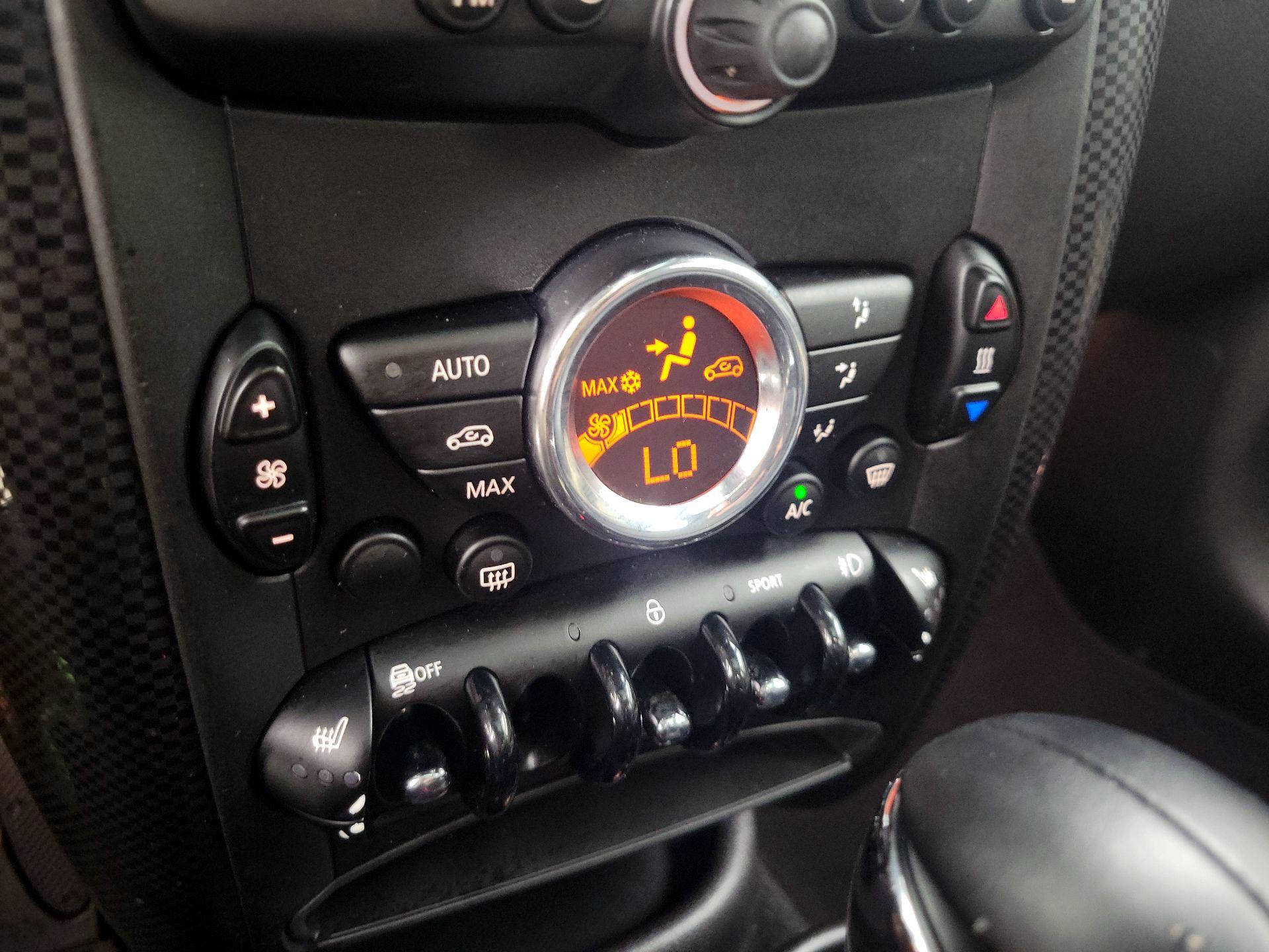 Thumbnail: 2016 MINI Cooper Countryman - 15