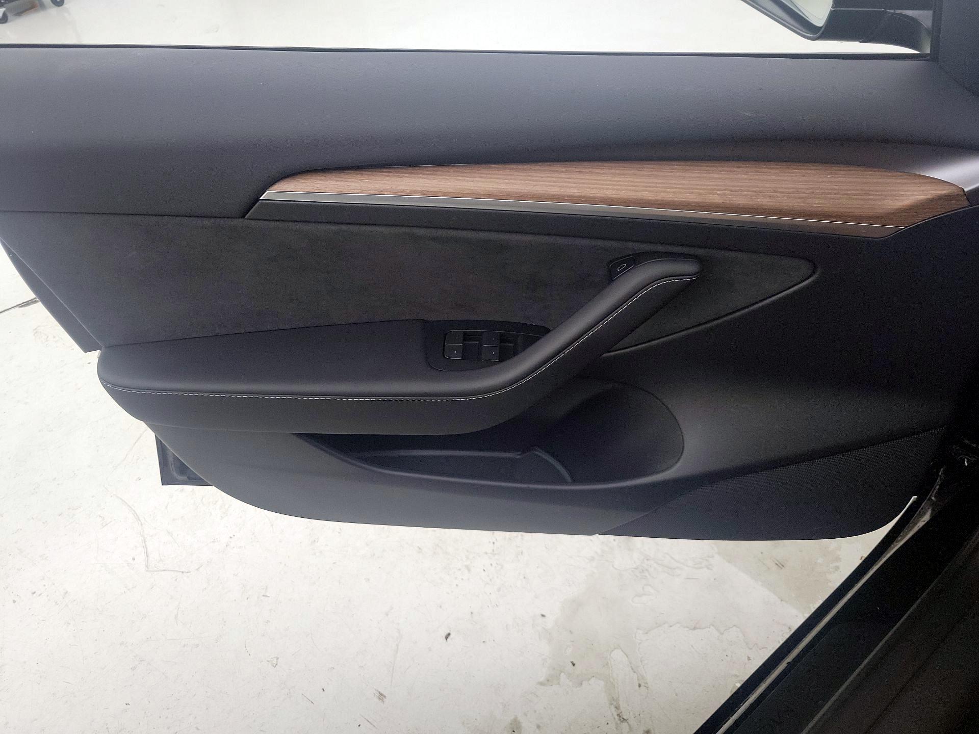Thumbnail: 2023 Tesla Model 3 - 12