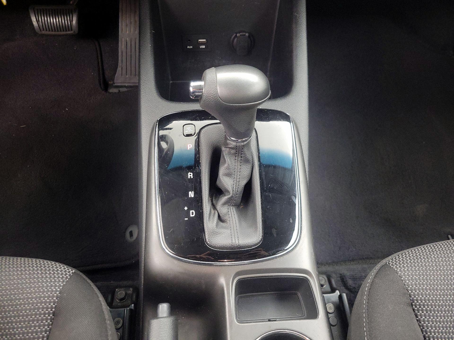 Thumbnail: 2017 Kia Forte - 16