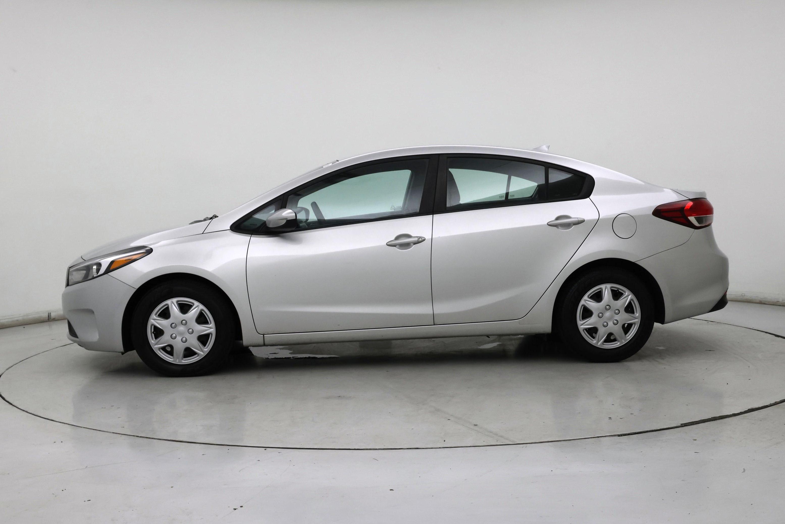 Thumbnail: 2017 Kia Forte - 3