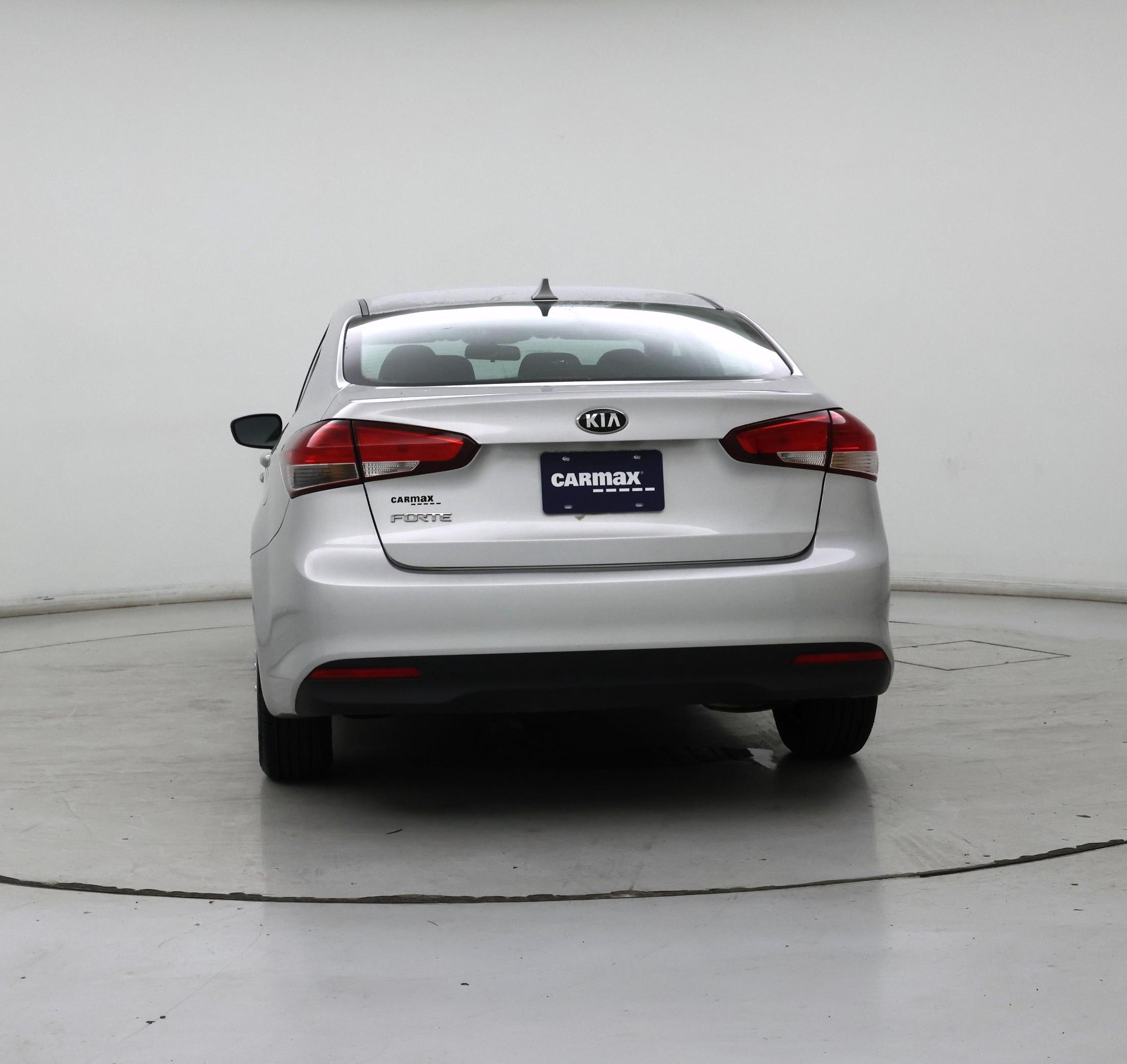 Thumbnail: 2017 Kia Forte - 6
