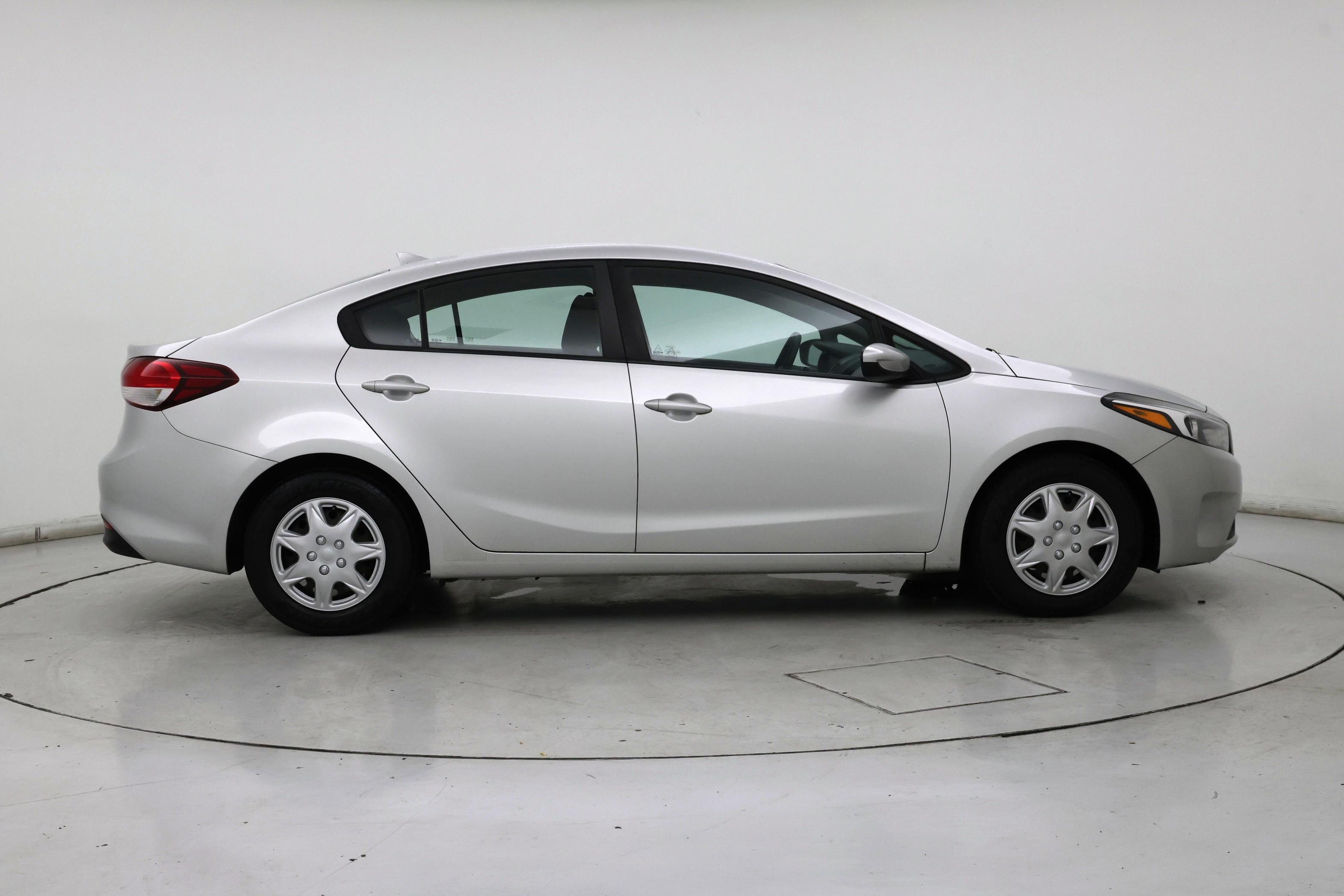 Thumbnail: 2017 Kia Forte - 7