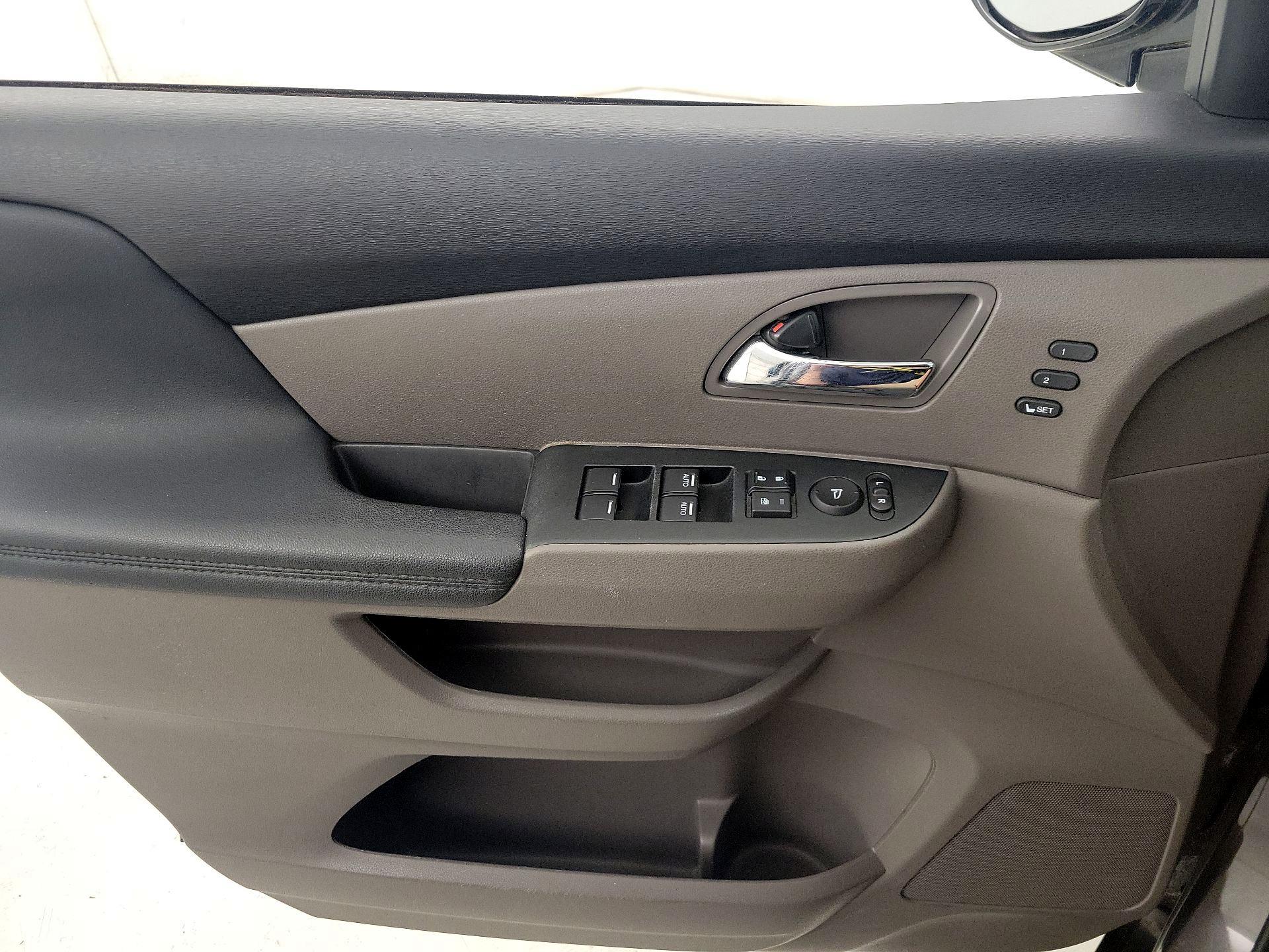 Thumbnail: 2015 Honda Odyssey - 12