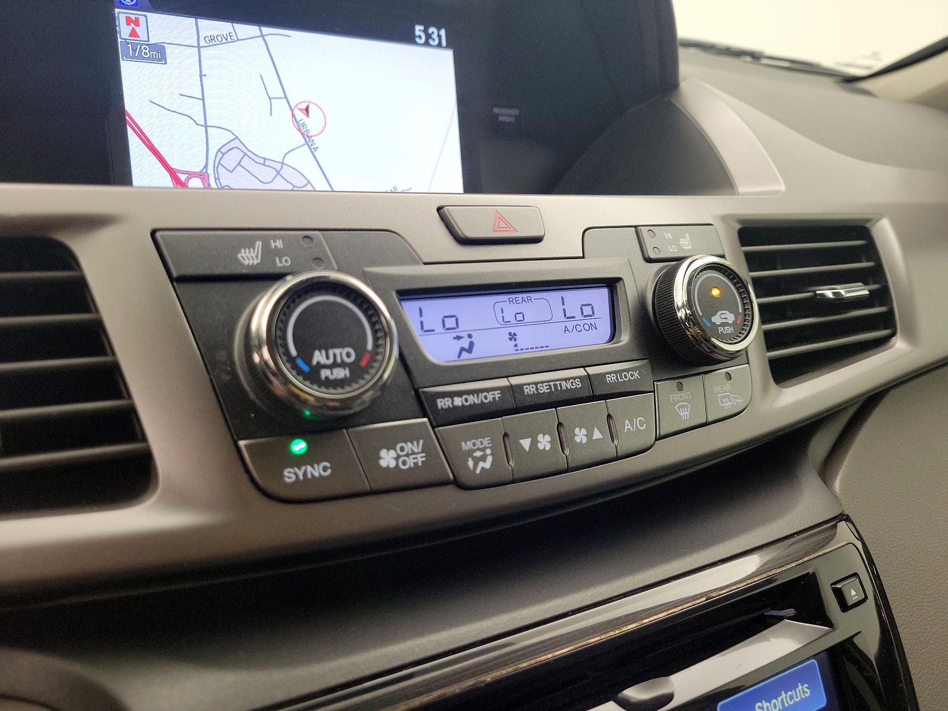 Thumbnail: 2015 Honda Odyssey - 17