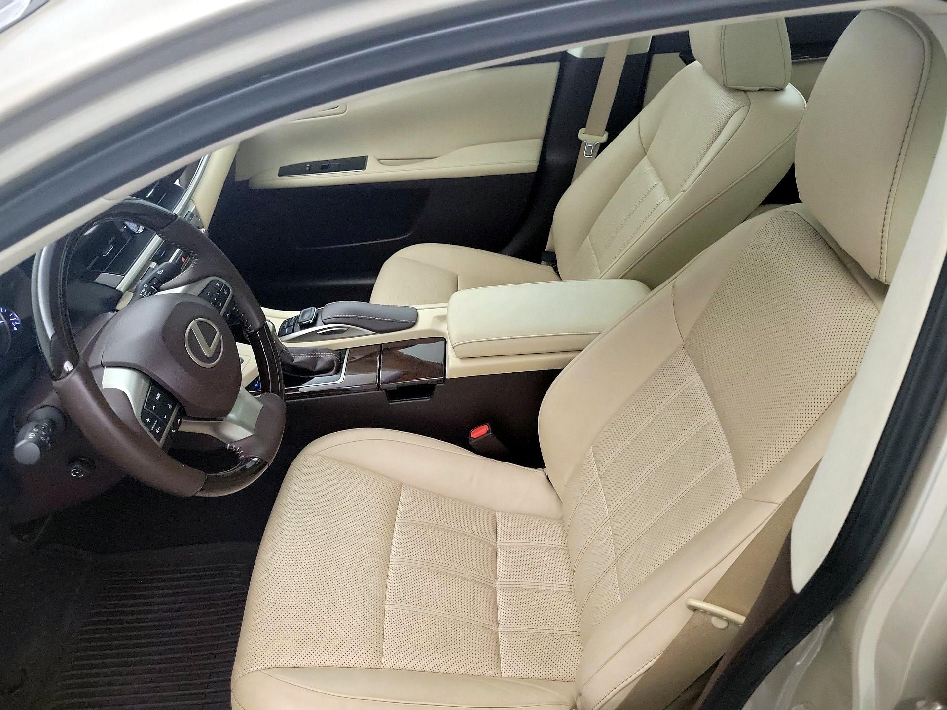 Thumbnail: 2018 Lexus ES - 11