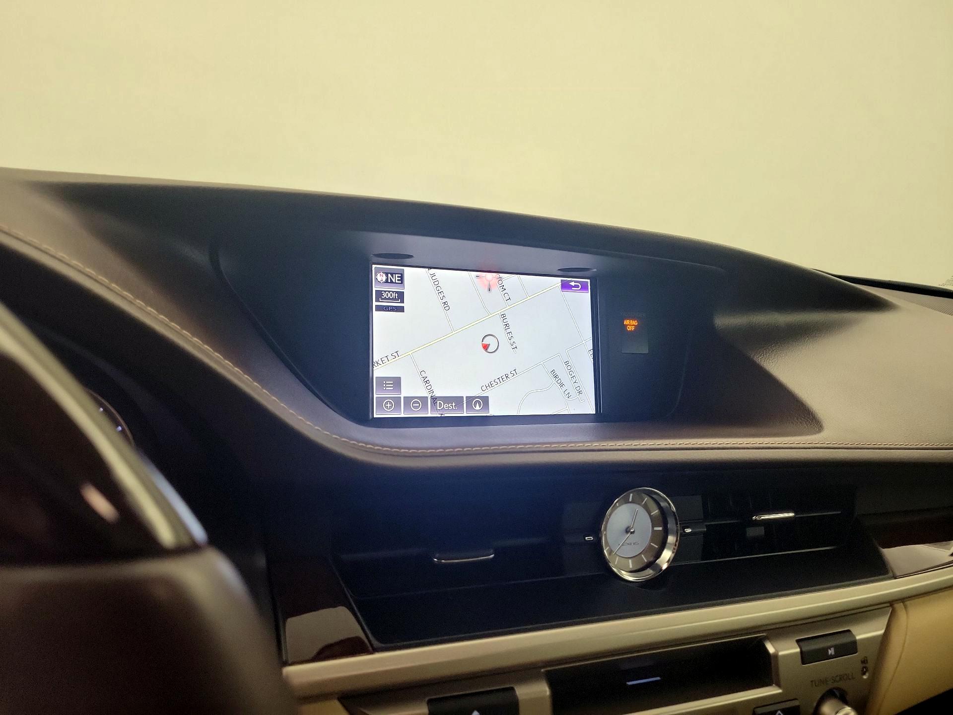 Thumbnail: 2018 Lexus ES - 14