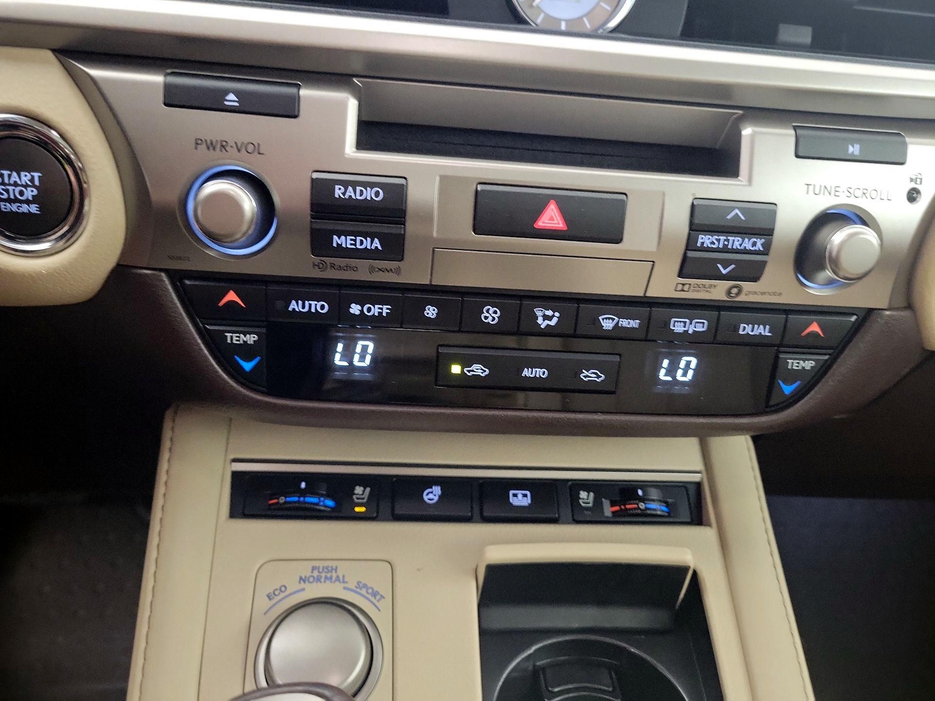 Thumbnail: 2018 Lexus ES - 17