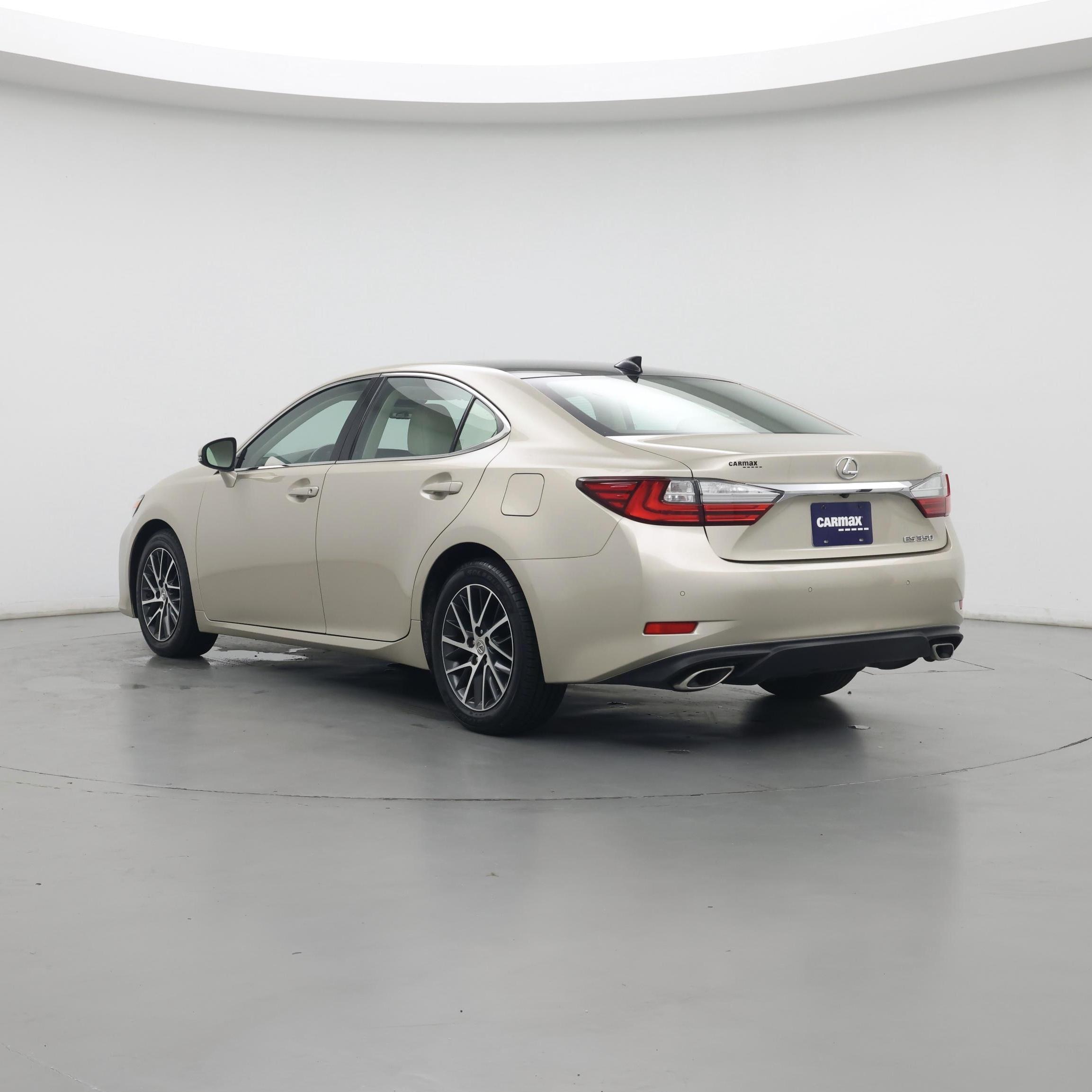 Thumbnail: 2018 Lexus ES - 2