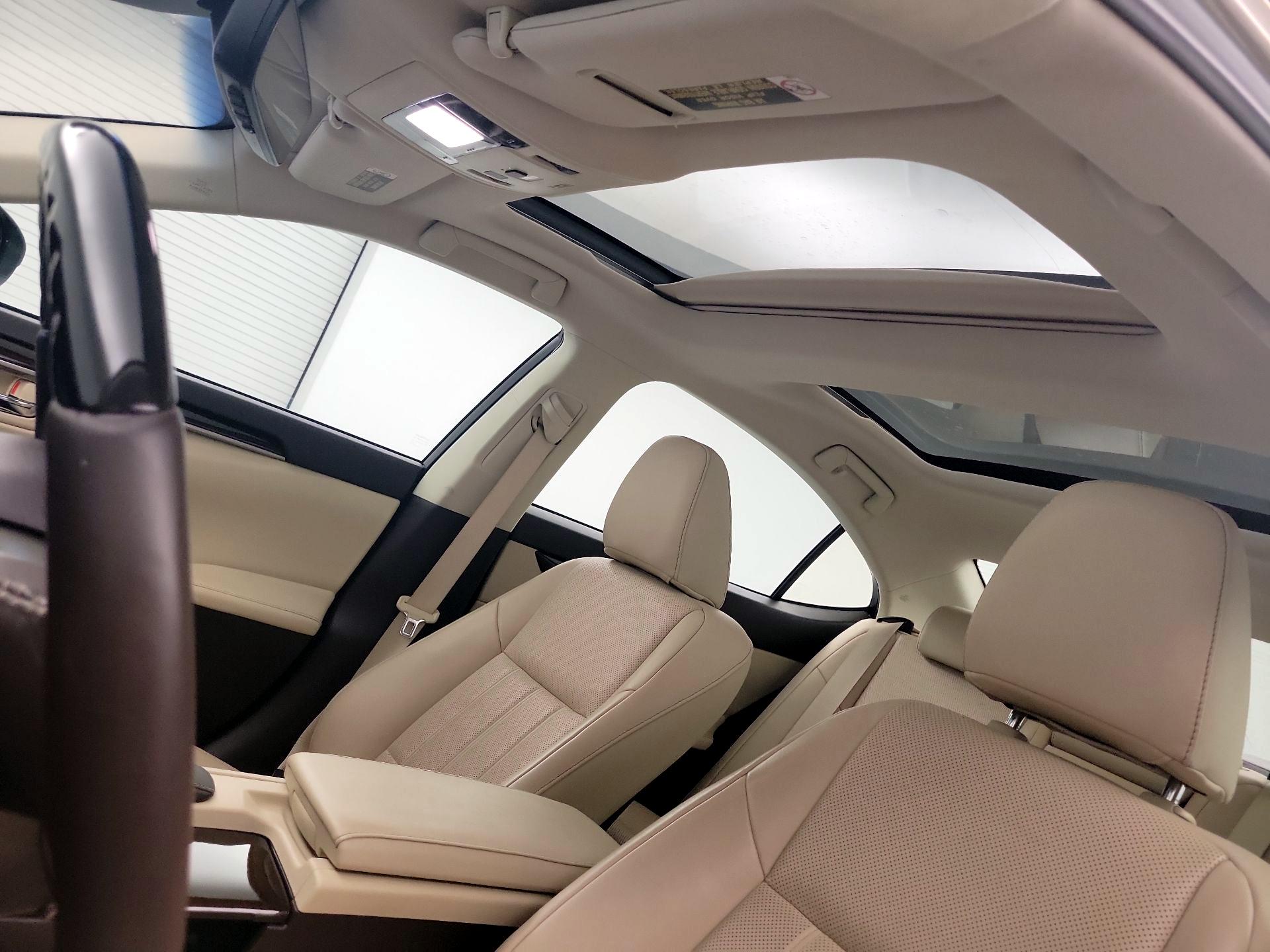 Thumbnail: 2018 Lexus ES - 20
