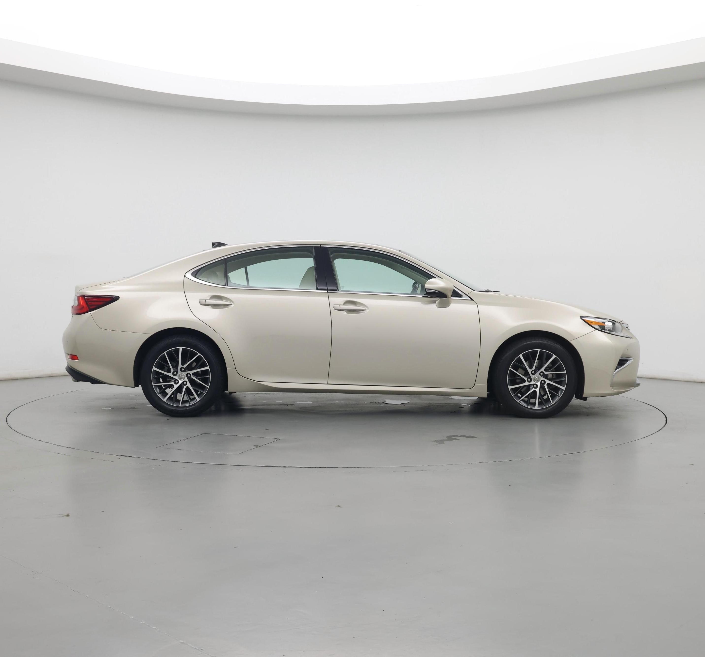 Thumbnail: 2018 Lexus ES - 7