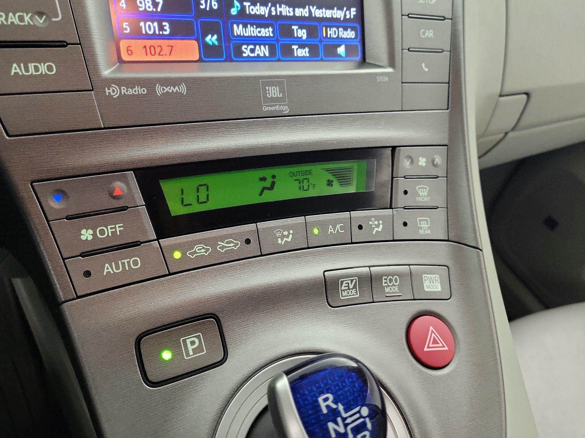 Thumbnail: 2013 Toyota Prius - 16