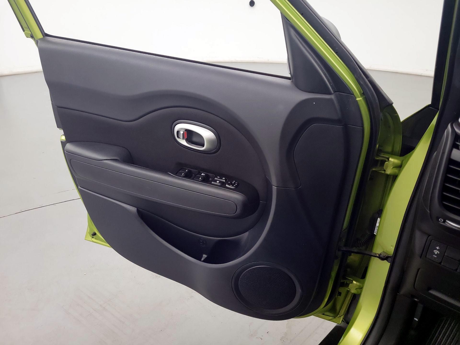 Thumbnail: 2016 Kia Soul - 12