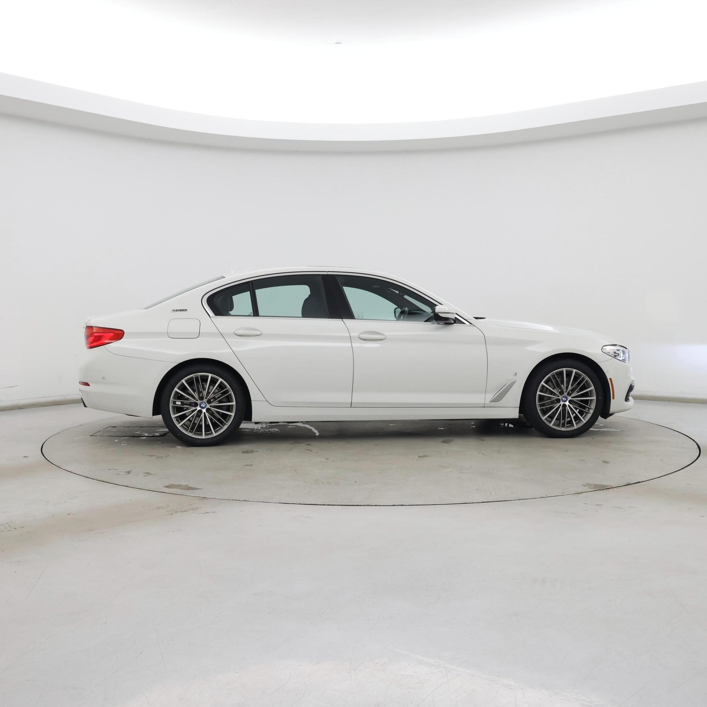 Thumbnail: 2019 BMW 5 Series - 7