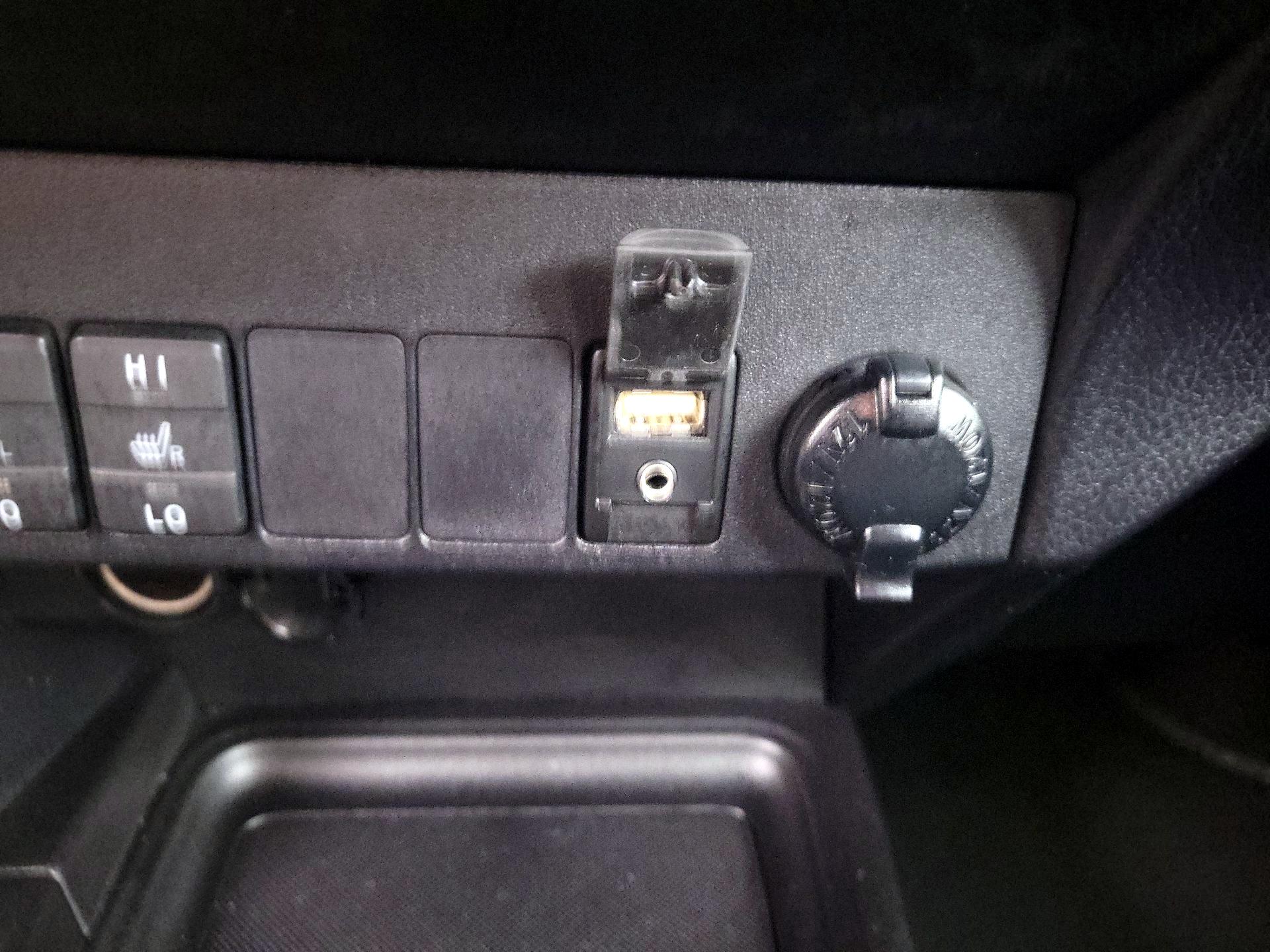 Thumbnail: 2014 Toyota RAV4 - 18