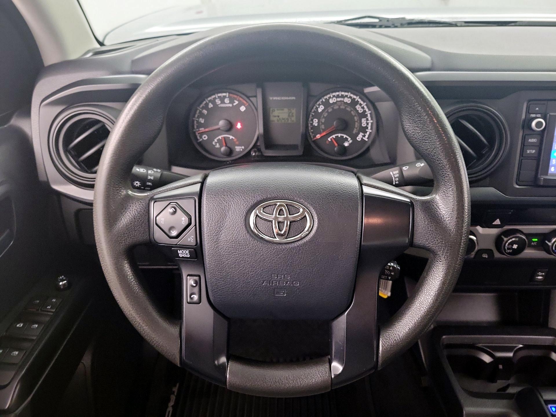 Thumbnail: 2017 Toyota Tacoma - 10