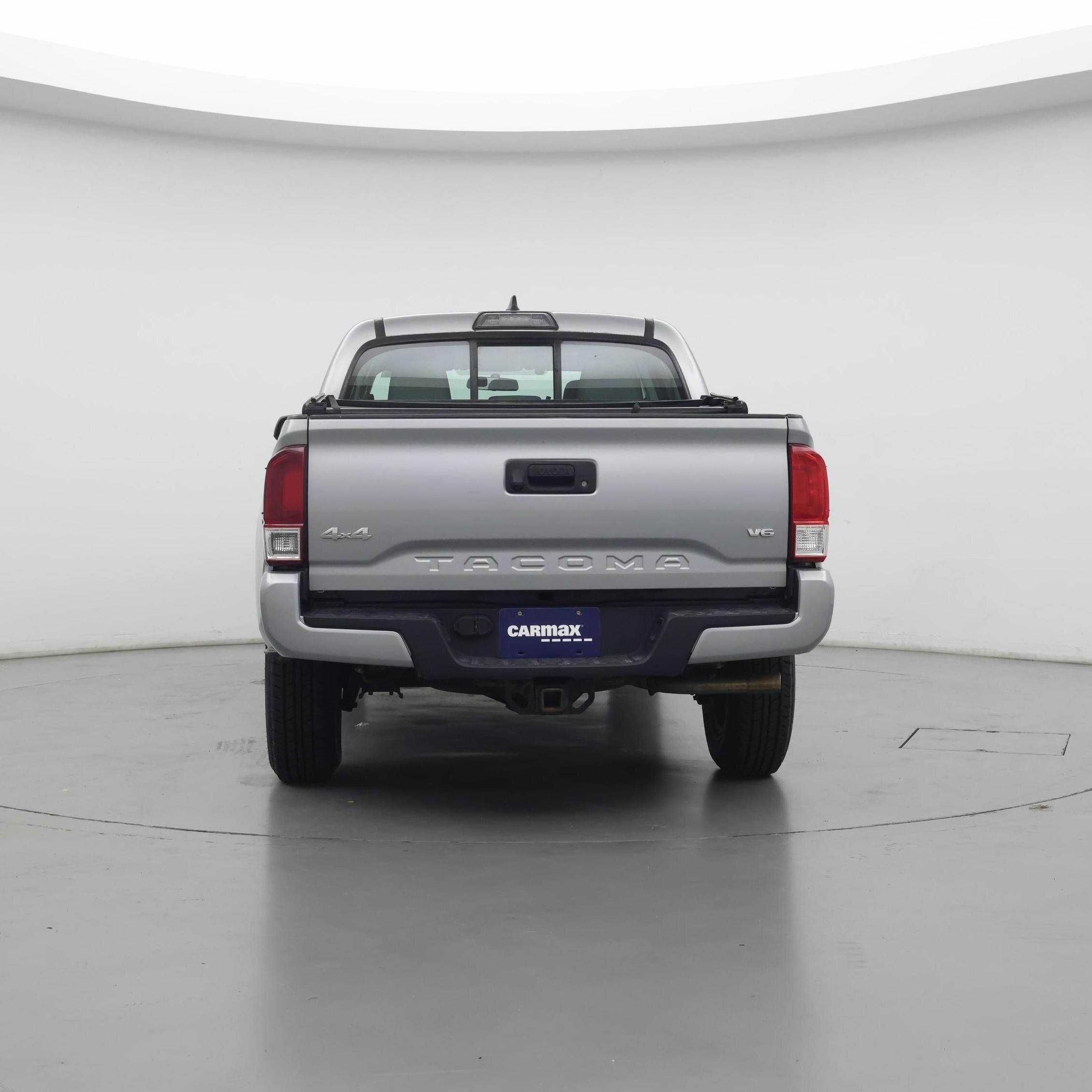 Thumbnail: 2017 Toyota Tacoma - 6