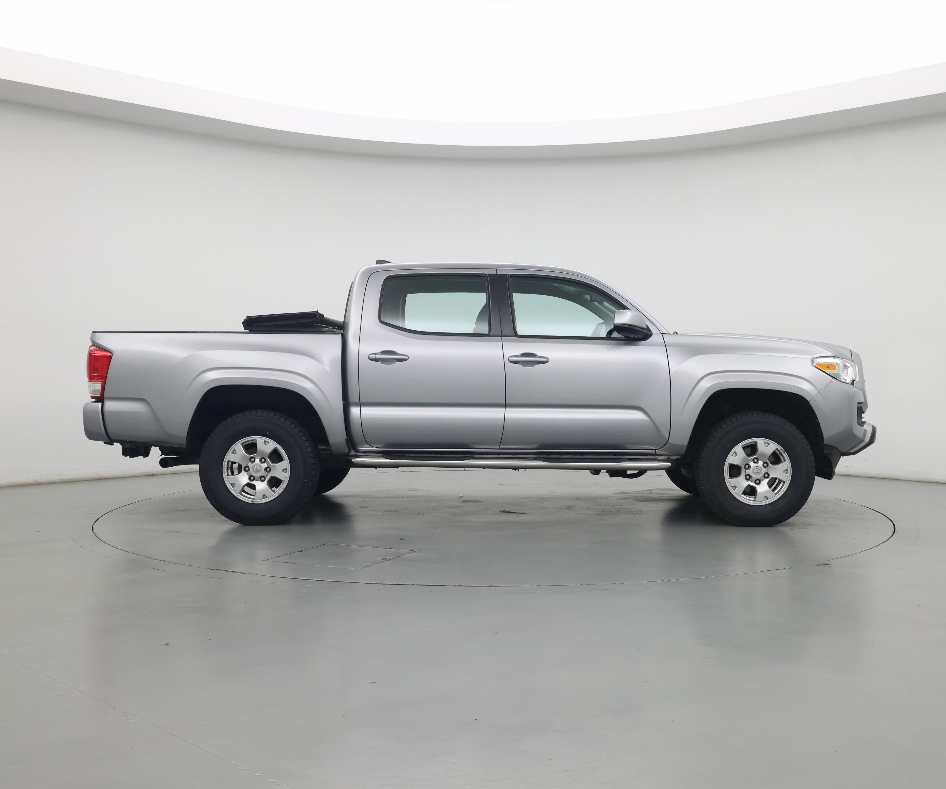 Thumbnail: 2017 Toyota Tacoma - 7