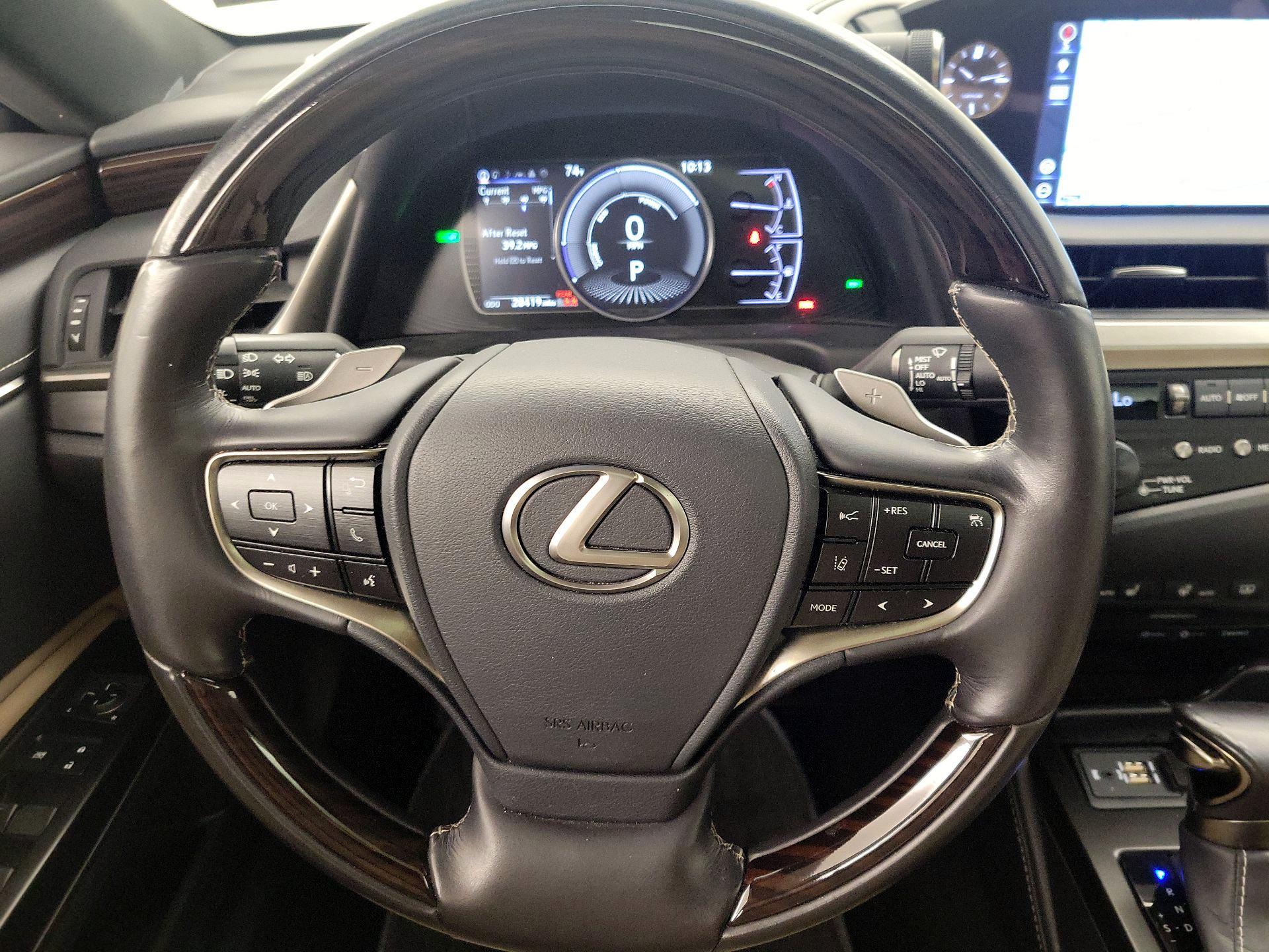 Thumbnail: 2019 Lexus ES - 10