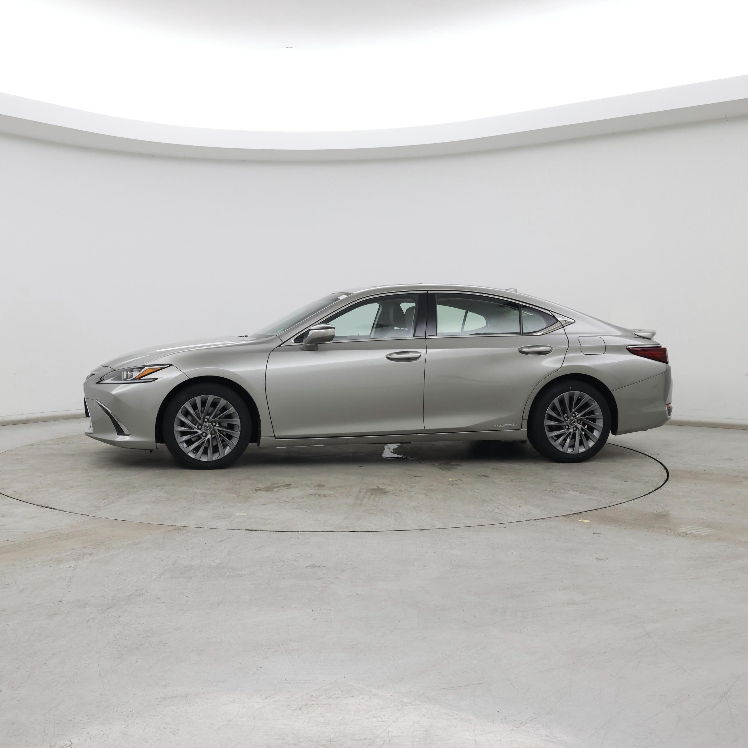 Thumbnail: 2019 Lexus ES - 3