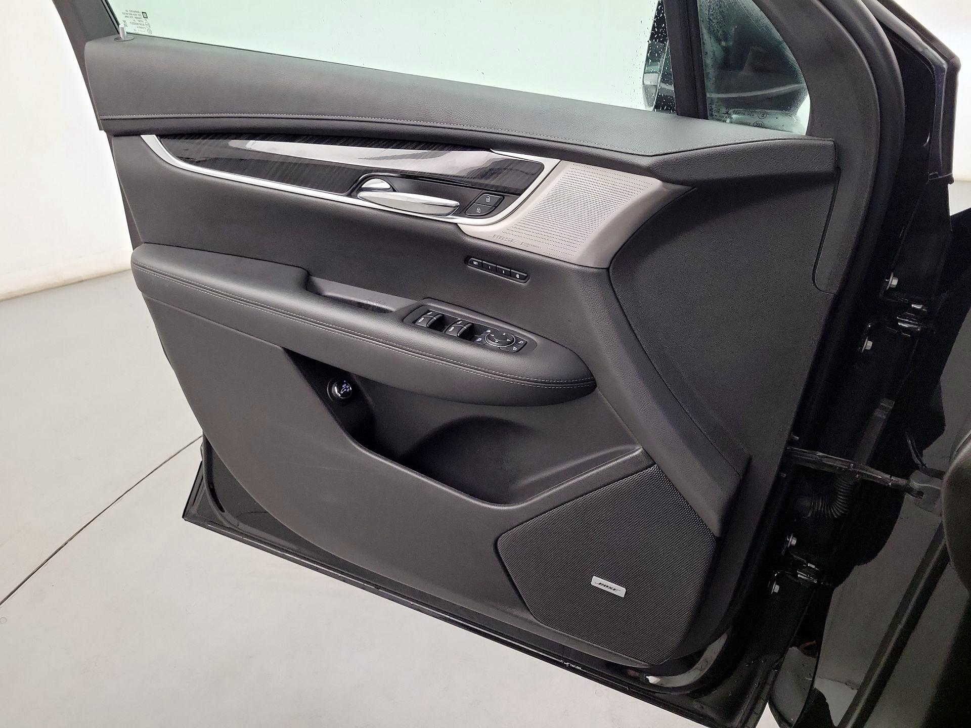 Thumbnail: 2020 Cadillac XT6 - 10