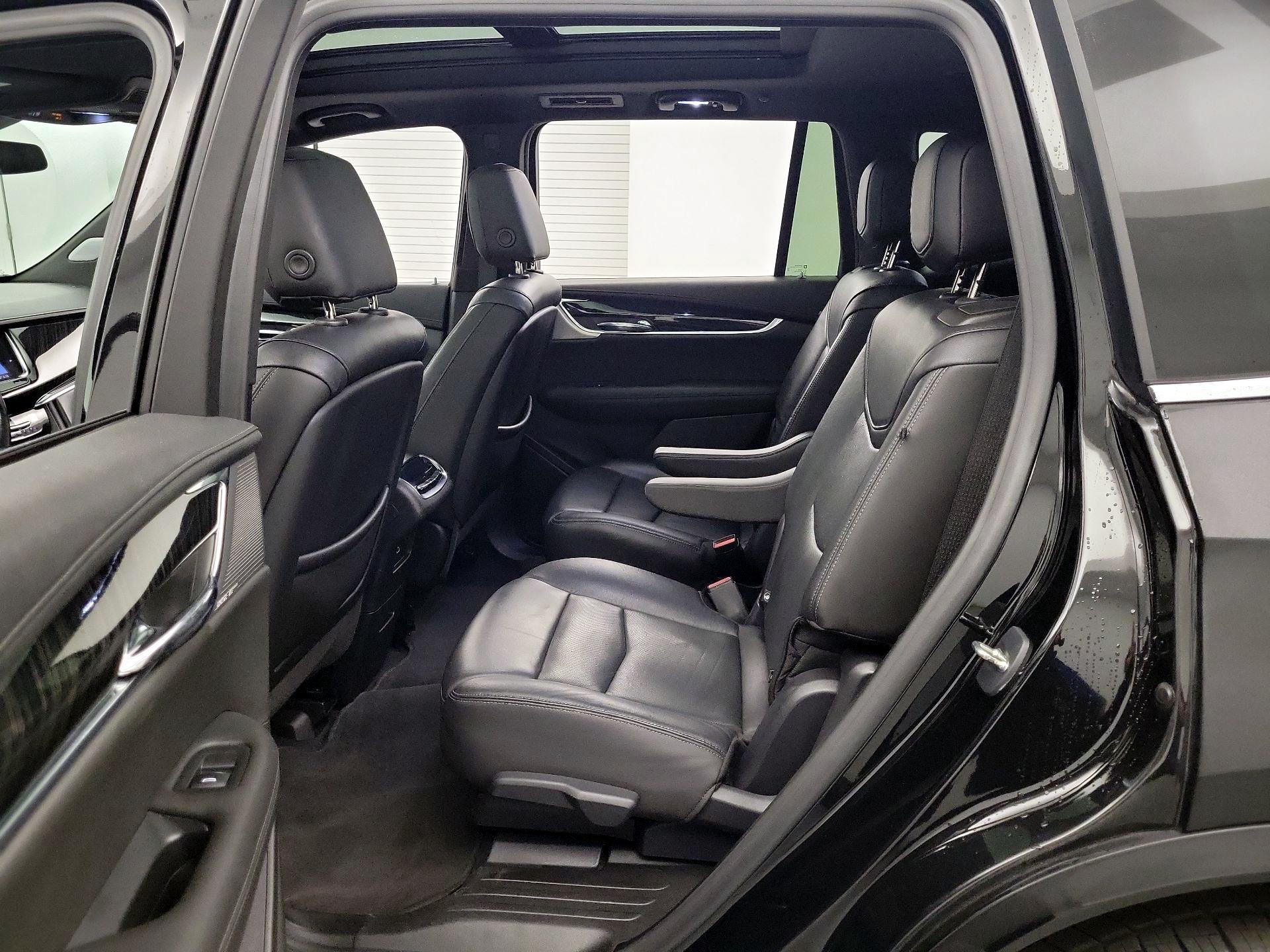 Thumbnail: 2020 Cadillac XT6 - 19