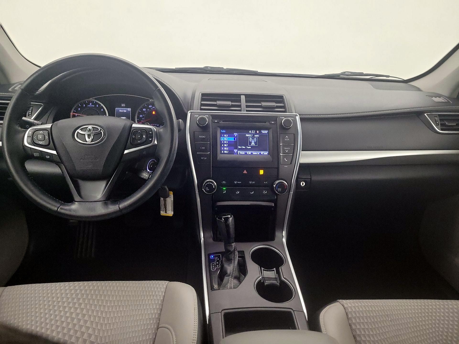 Thumbnail: 2015 Toyota Camry - 9