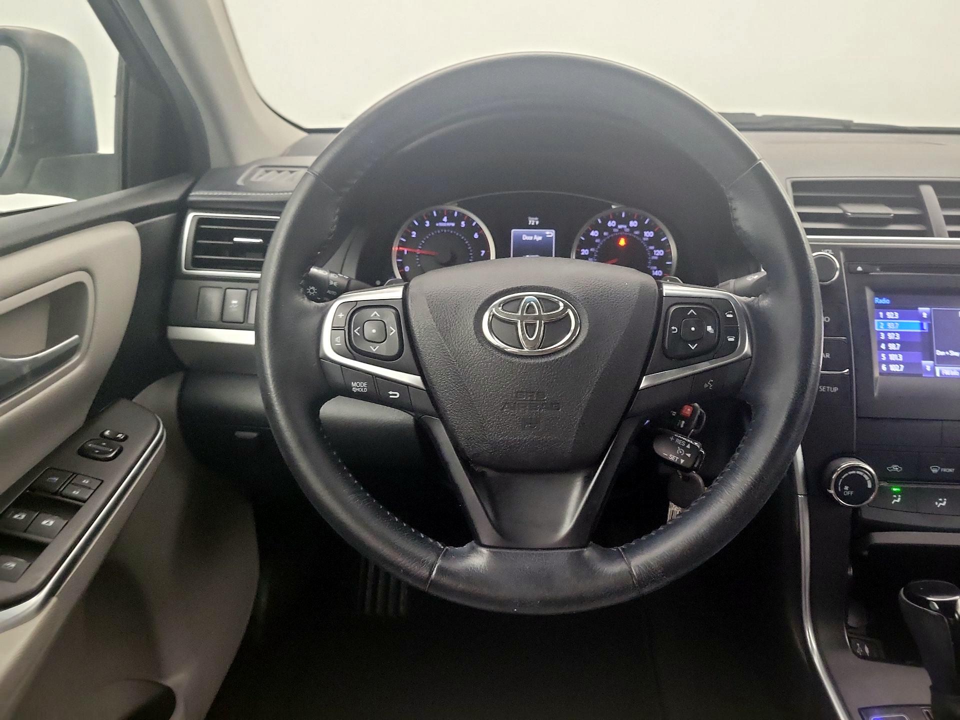Thumbnail: 2015 Toyota Camry - 10
