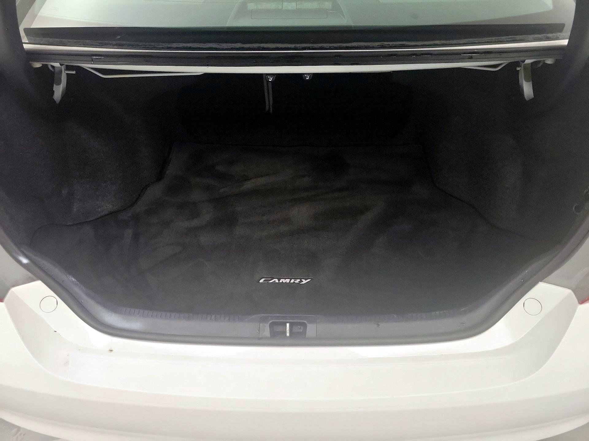 Thumbnail: 2015 Toyota Camry - 20