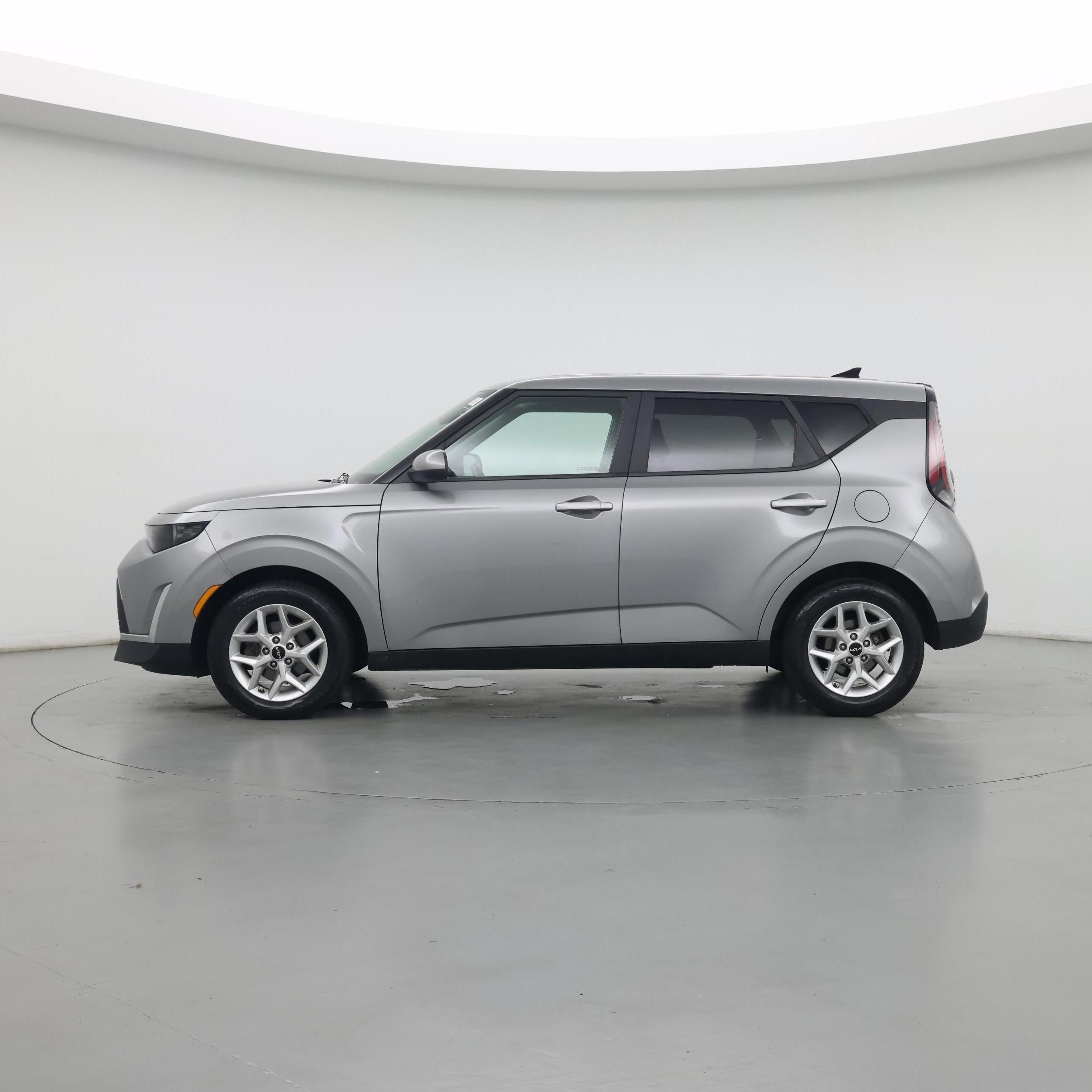 Thumbnail: 2023 Kia Soul - 3