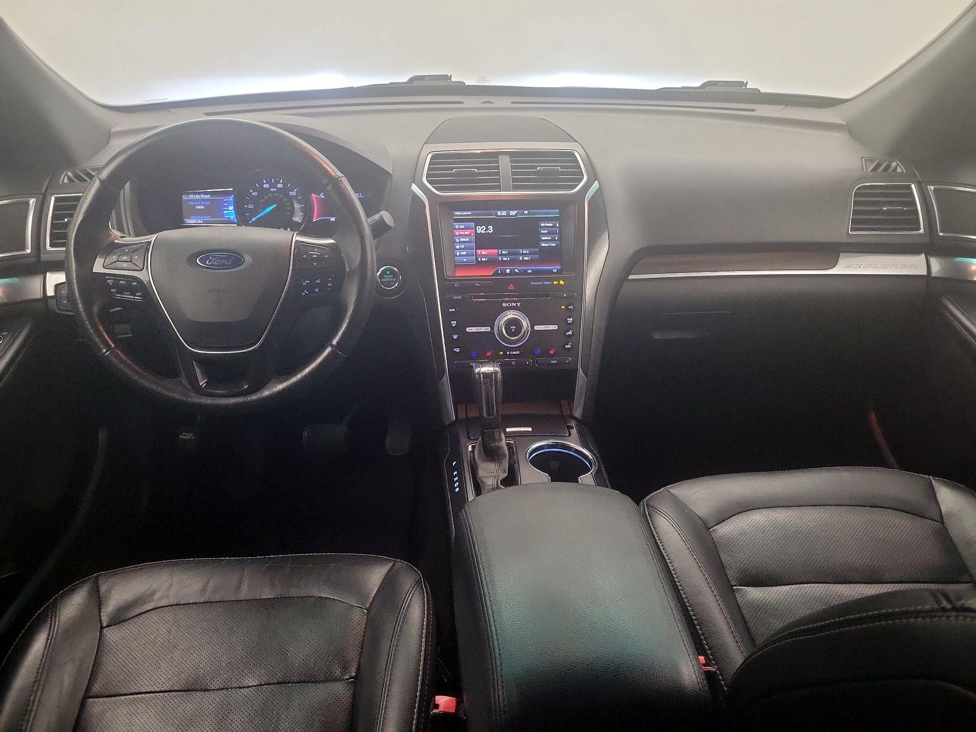 Thumbnail: 2016 Ford Explorer - 9