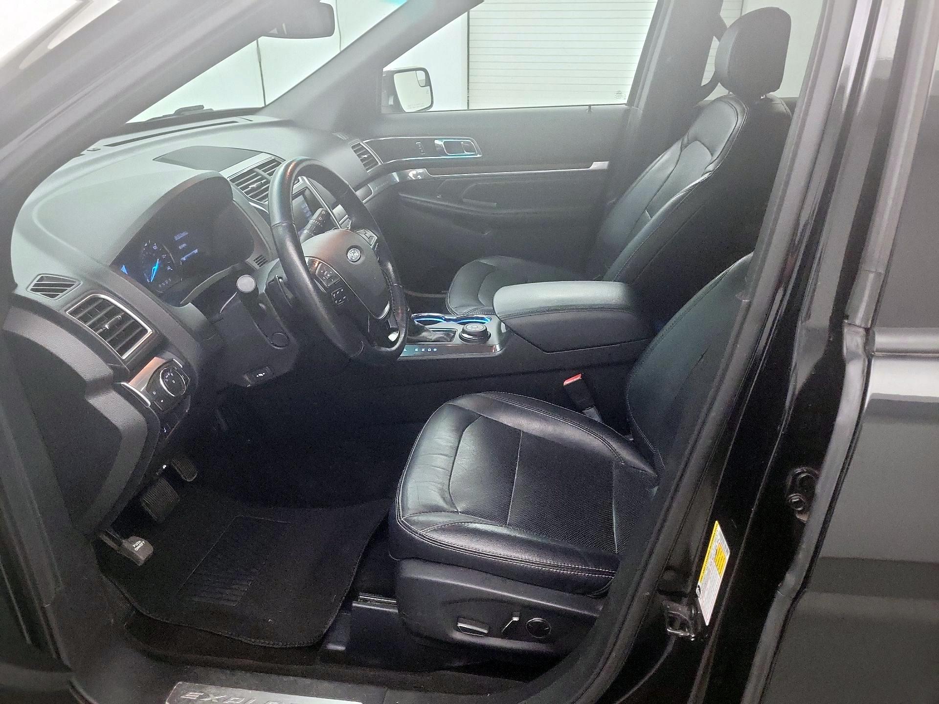 Thumbnail: 2016 Ford Explorer - 11