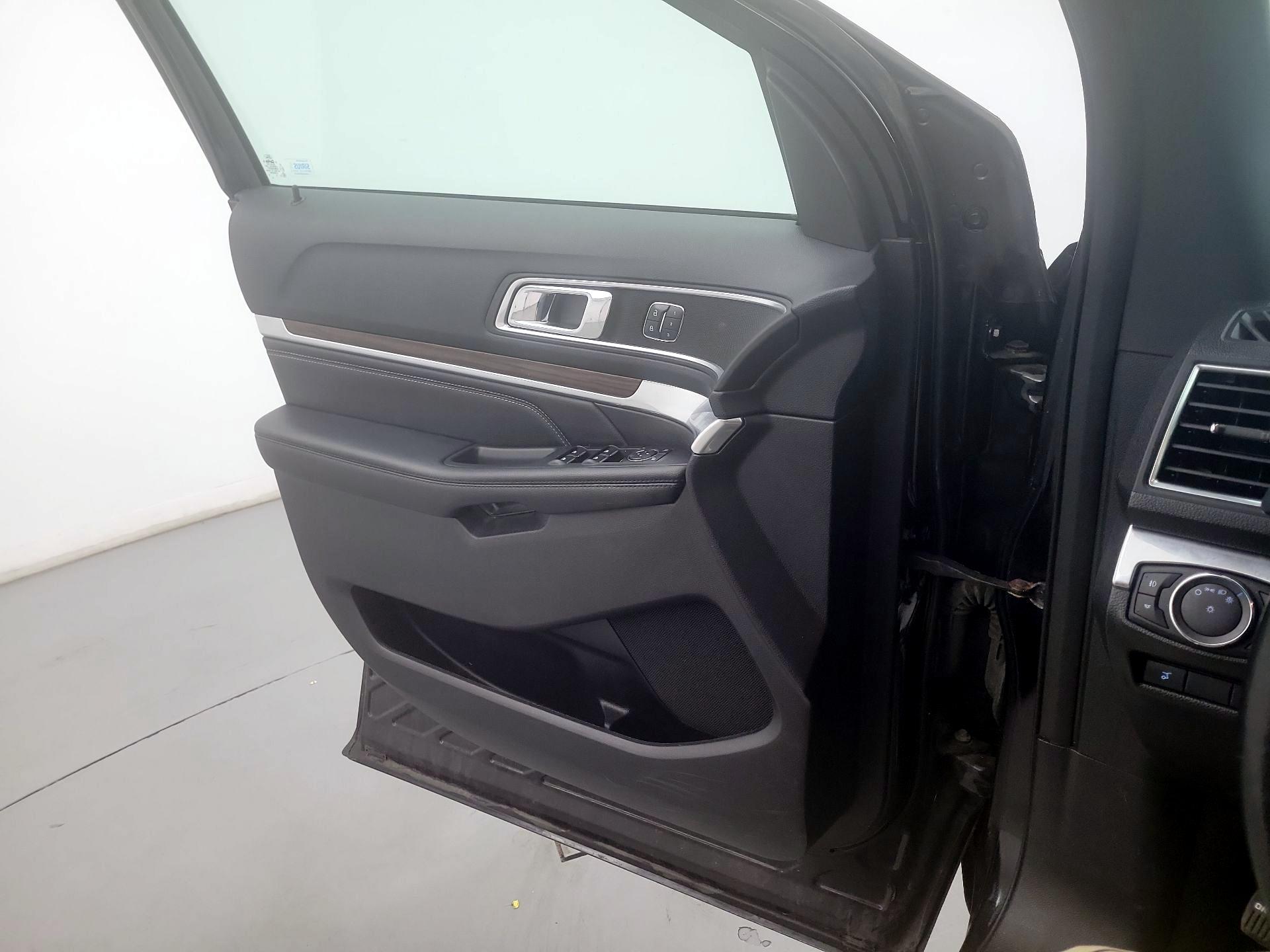 Thumbnail: 2016 Ford Explorer - 12