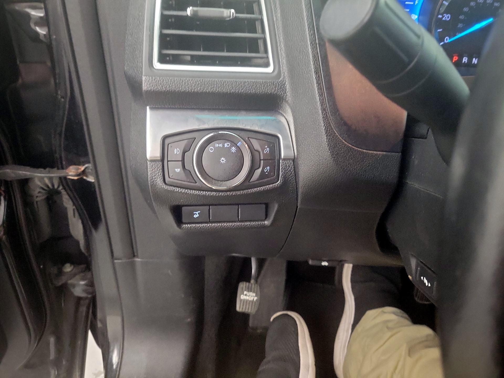 Thumbnail: 2016 Ford Explorer - 13