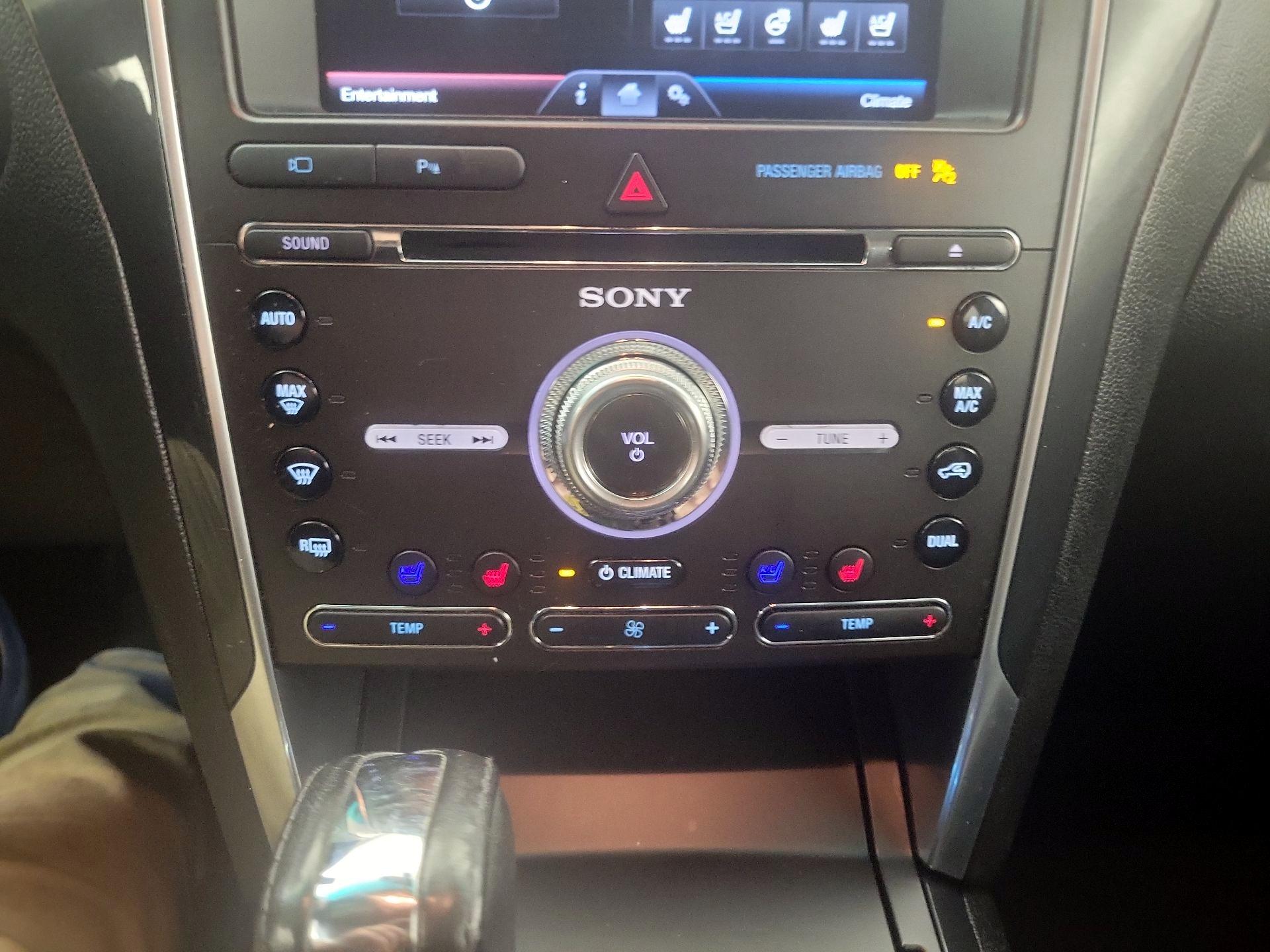 Thumbnail: 2016 Ford Explorer - 17