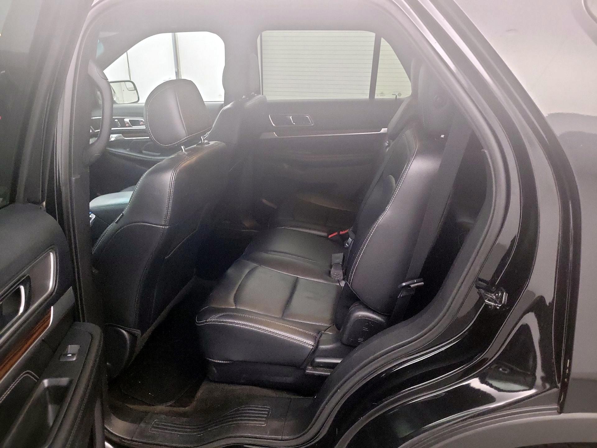 Thumbnail: 2016 Ford Explorer - 20