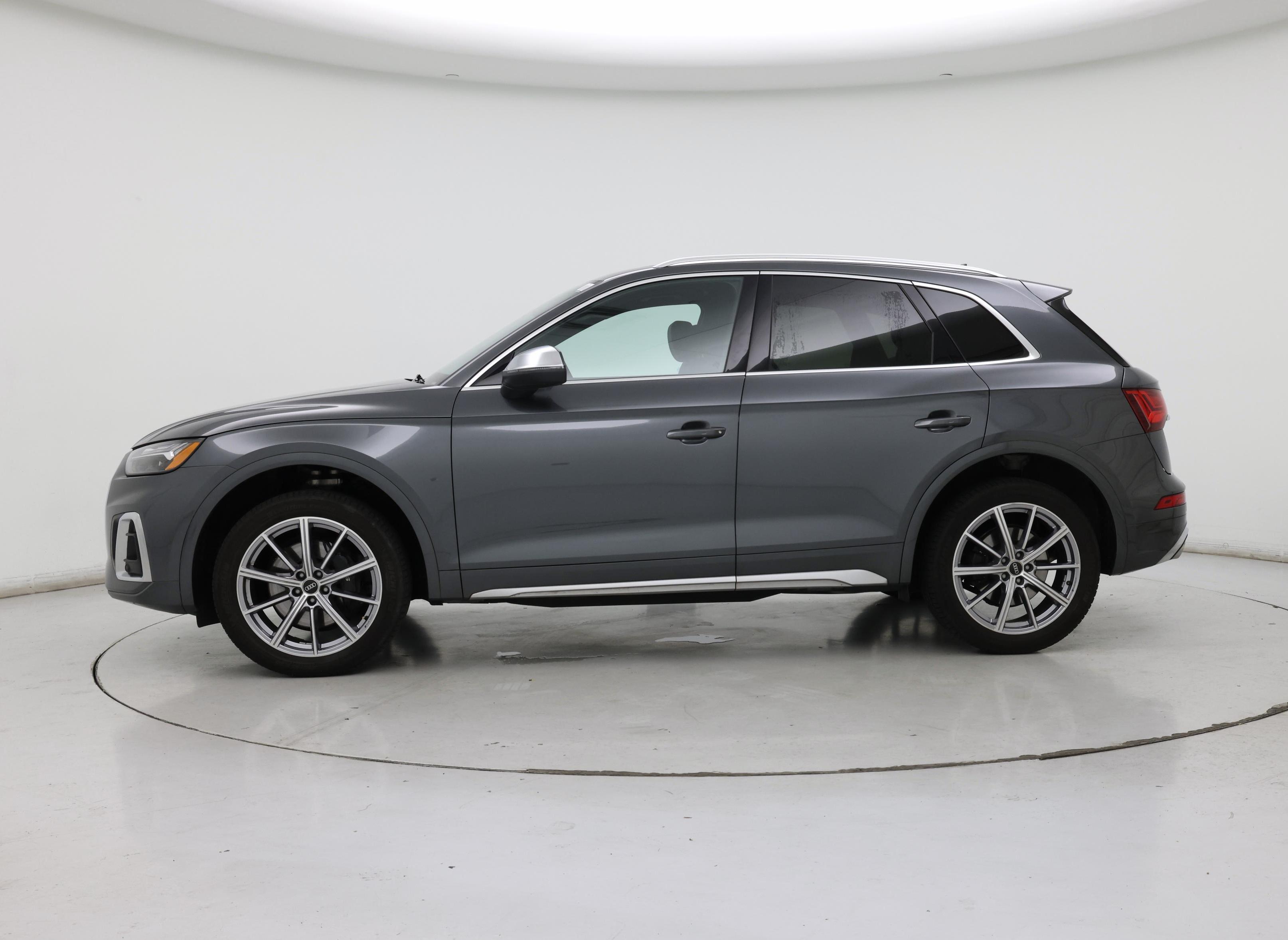 Thumbnail: 2023 Audi SQ5 - 3