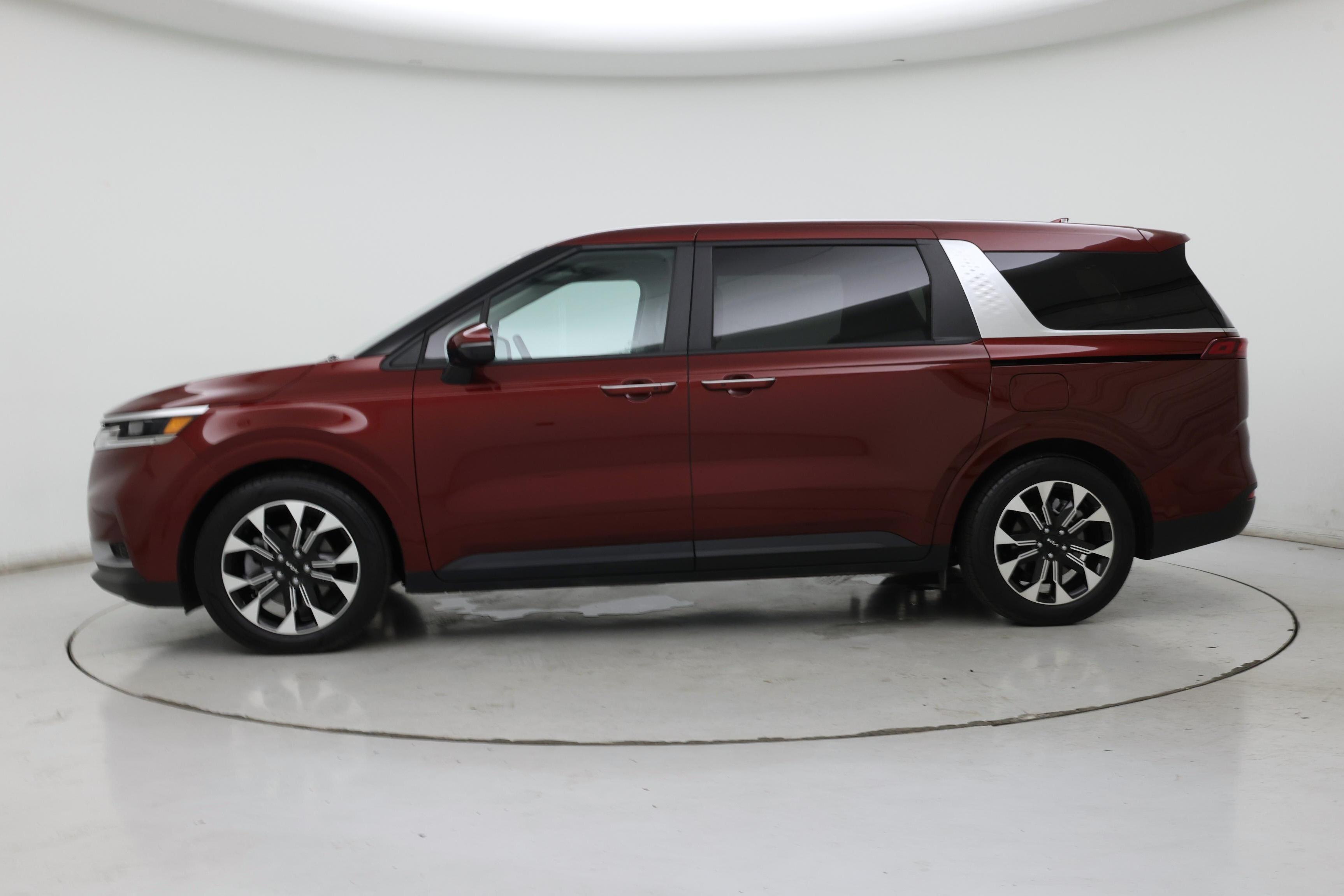 Thumbnail: 2023 Kia Carnival - 3