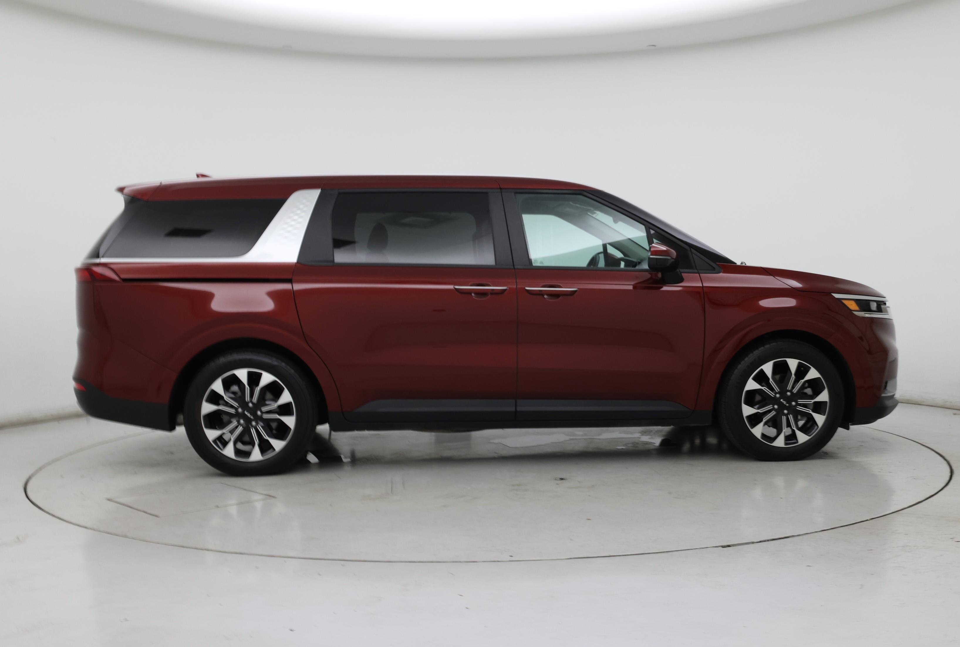 Thumbnail: 2023 Kia Carnival - 7