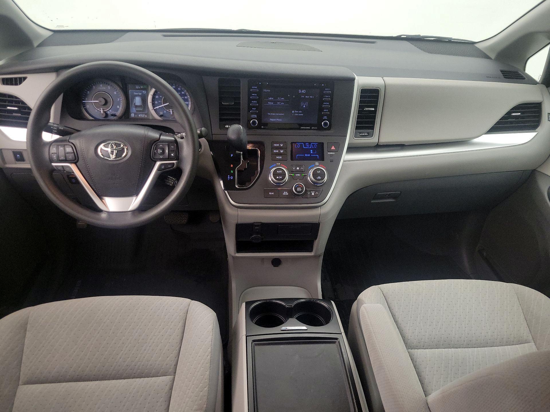 Thumbnail: 2020 Toyota Sienna - 9