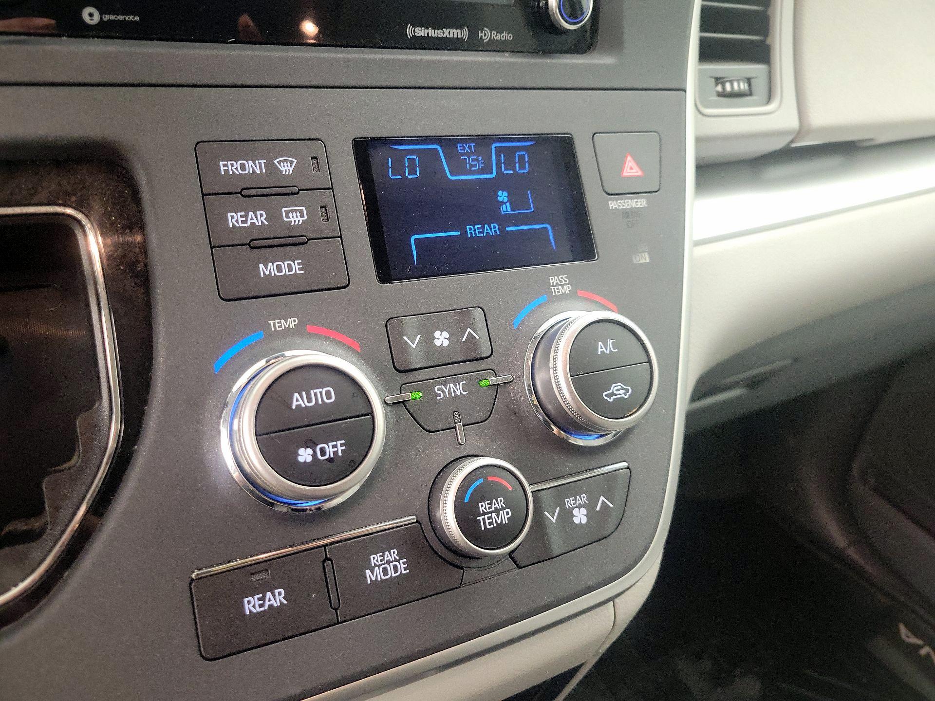 Thumbnail: 2020 Toyota Sienna - 16