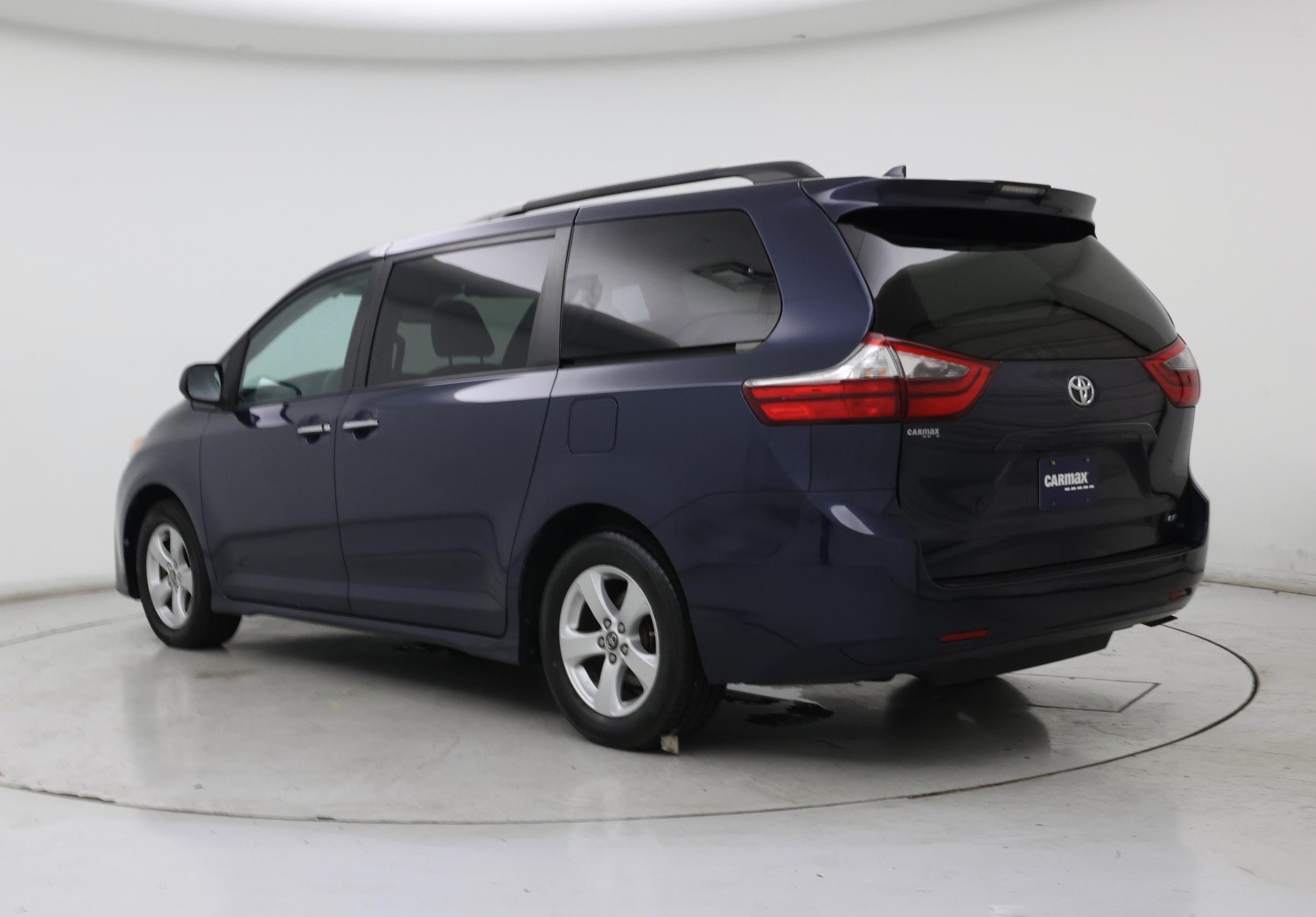 Thumbnail: 2020 Toyota Sienna - 2